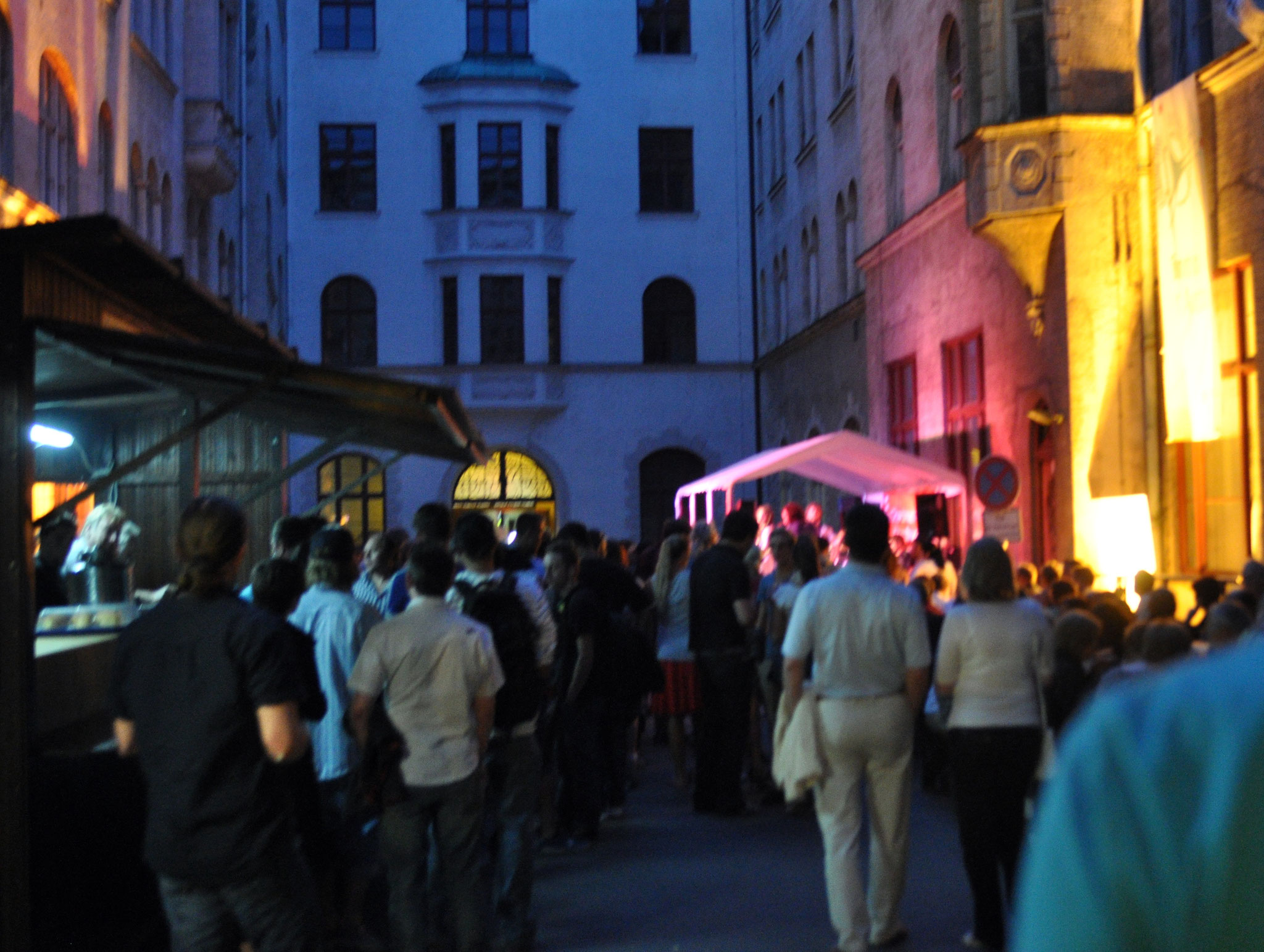 Konzerte im Bürgerhof 16.07.11 - Freiwilligen-Zentrum Augsburg - Foto: Martin Schönberger