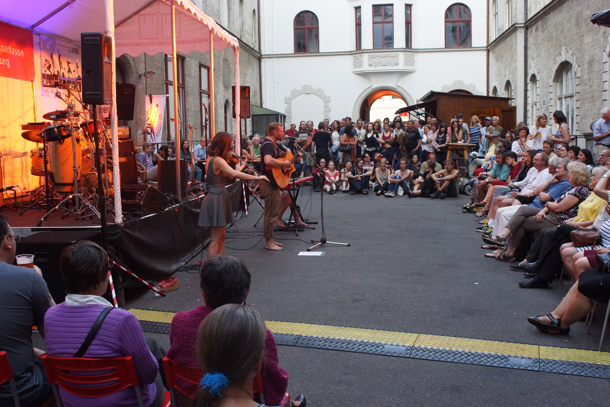 Konzerte im Bürgerhof 09.07.16 "a little bit of all" - Freiwilligen-Zentrum Augsburg - Foto: Crayfish