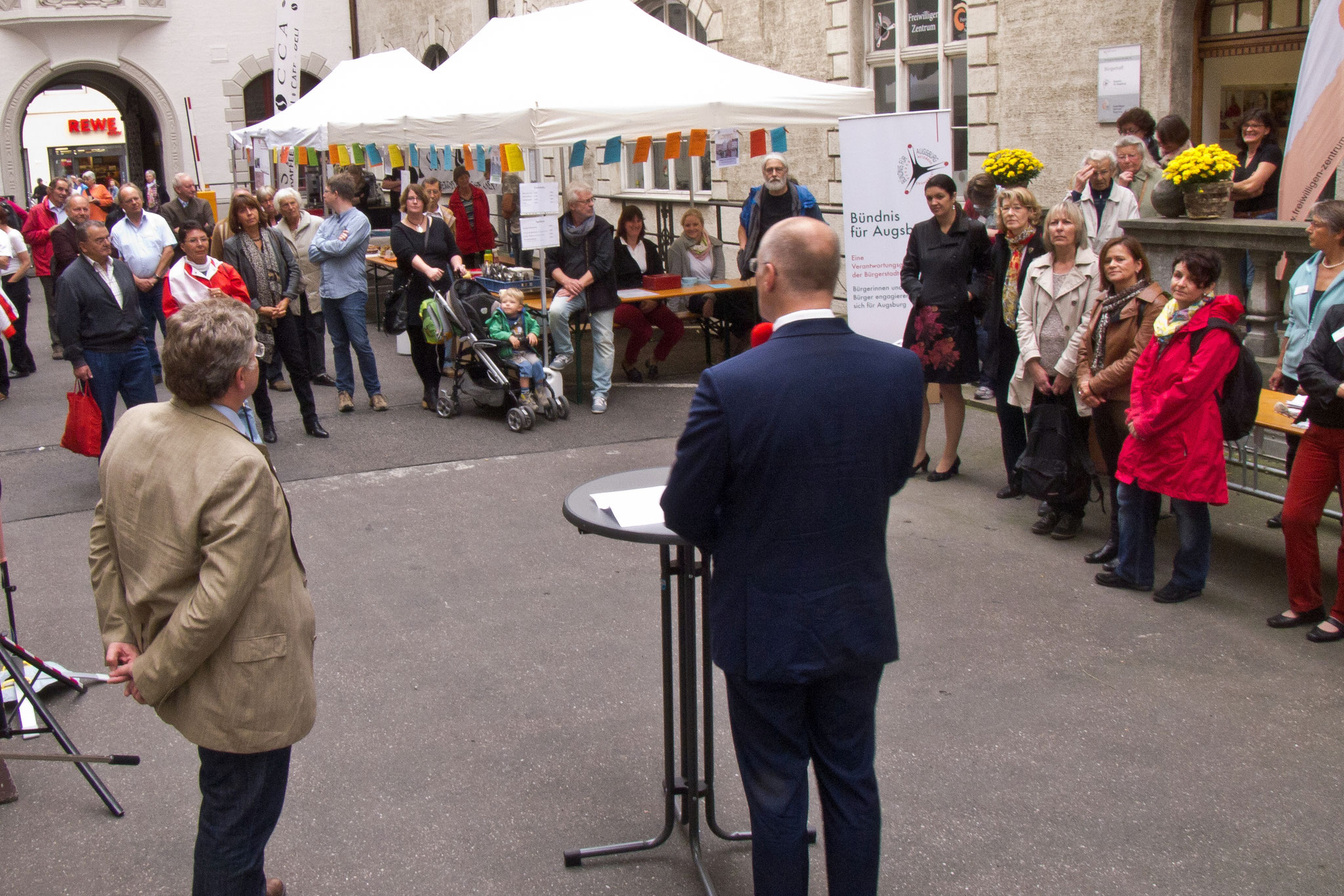 10 Jahre Freiwilligen-Zentrum Augsburg im Bürgertreff- Bürgerhof 2014 - Foto: Robert Hösle