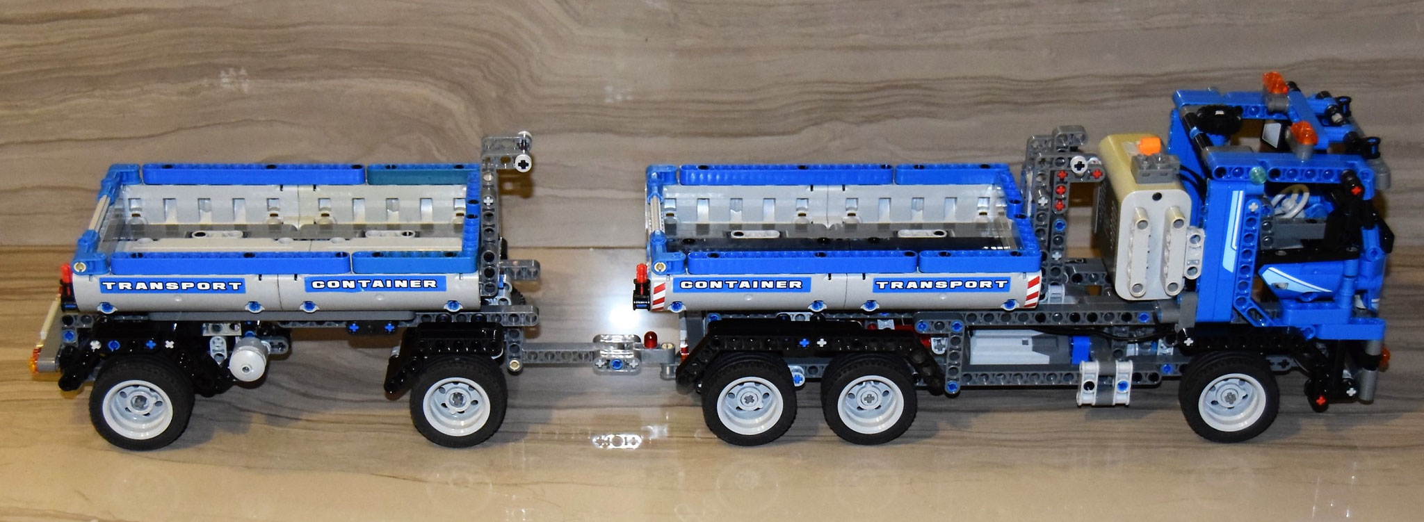 8052 Trailer Lego Rocks