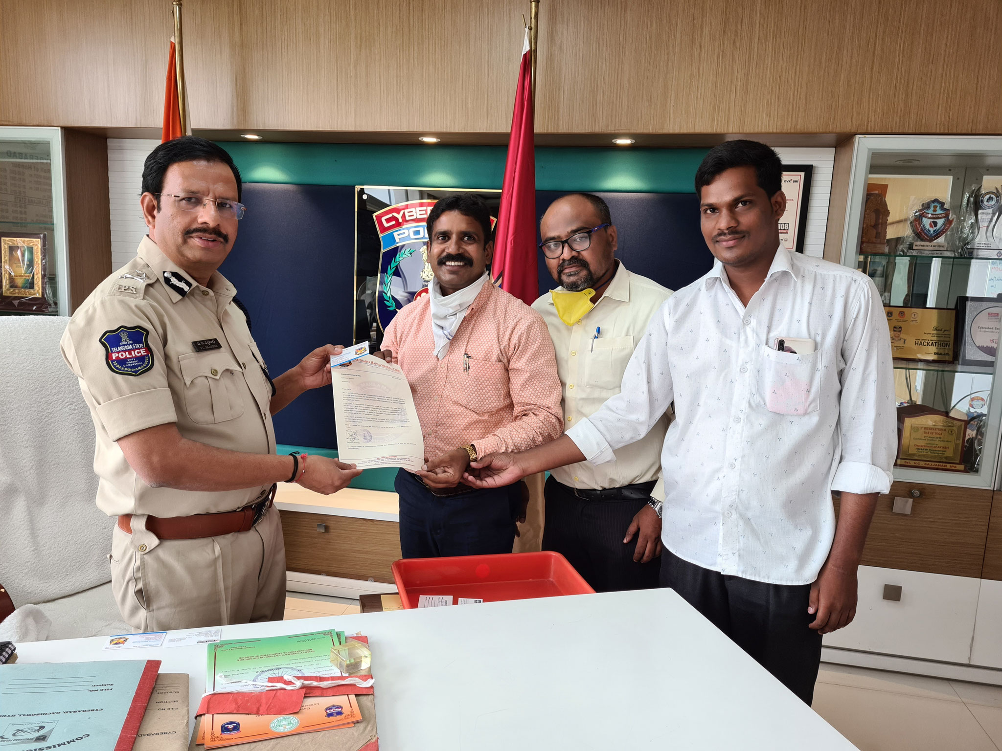 Mr.Jaya Singh.Thomas,General Secretary-CMM with Sri.Sajjanar,IPS,Commissioner of Police,Cyberabad Division at his Chapmer extends his solidarity to CMM for its help during COVID-19 Response 