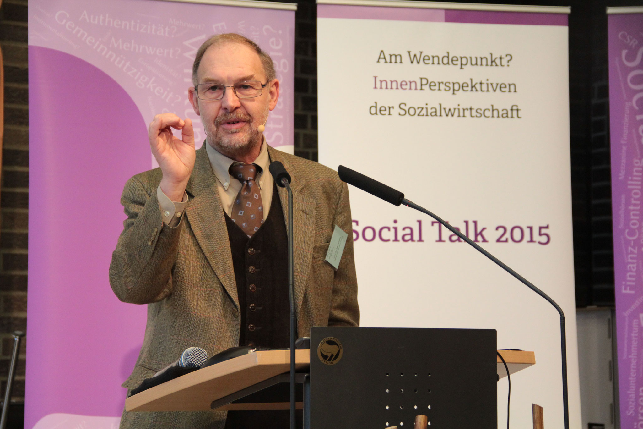 Keynote von Prof. Dr. Josef Schmid (Universität Tübingen). [Social Talk 2015] © Ehrig
