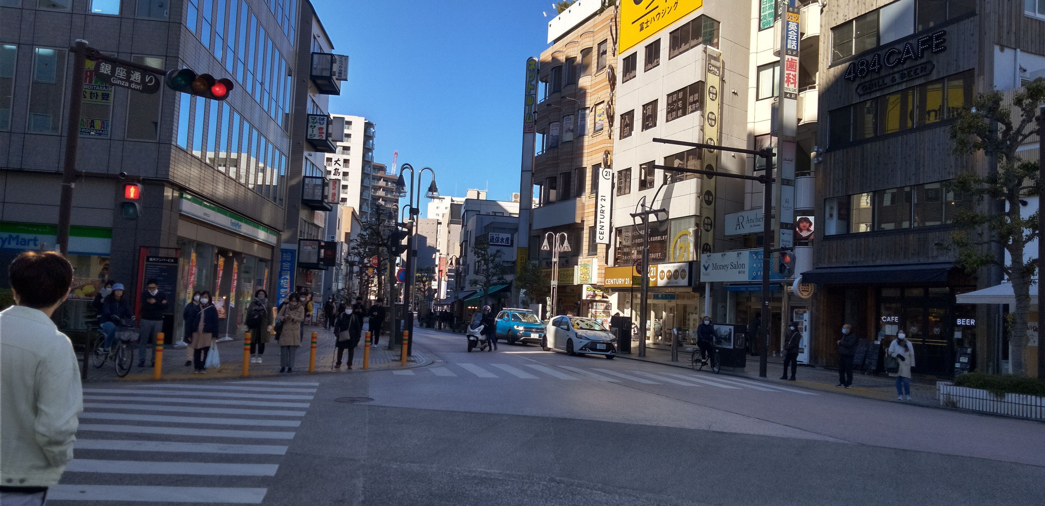 次の信号わたると銀座通り。ここを直進すると応援地点「藤沢小学校前」。柳通りだったり銀座通りだったり