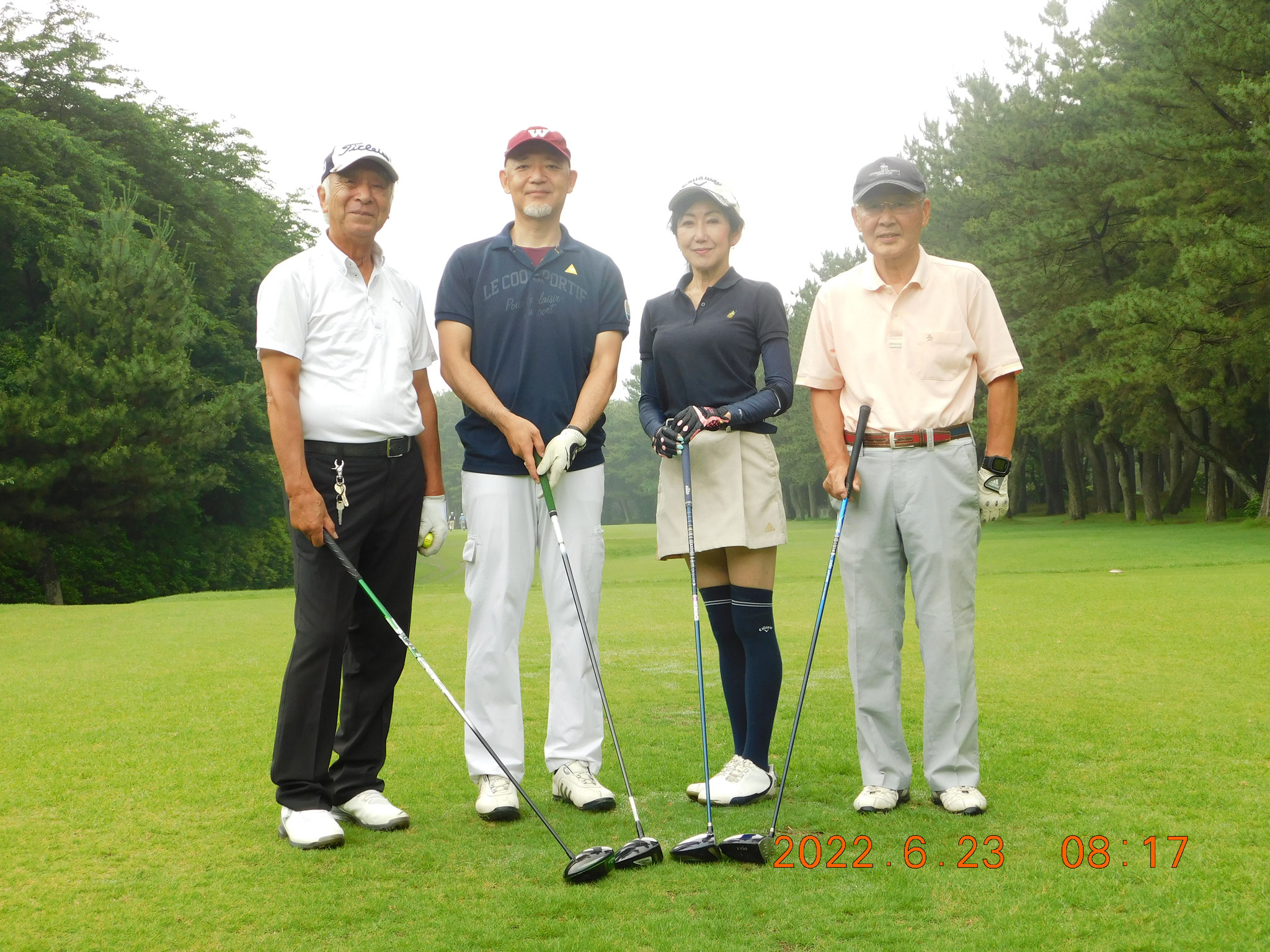 アウト4組富田さん右２