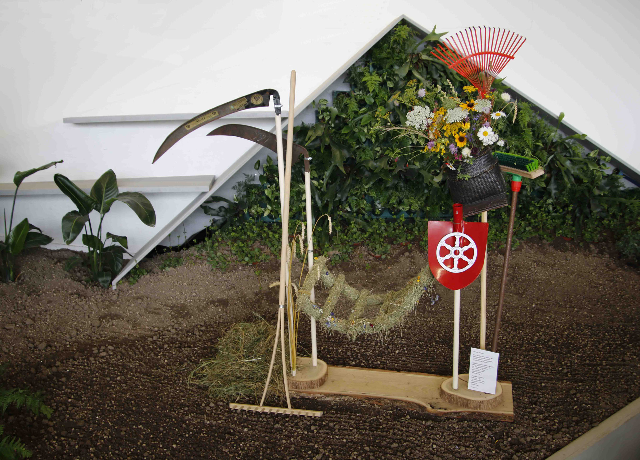 IKEBANA baut BRÜCKEN Ausstellung auf der BUGA in Erfurt, Sa. 7. - So