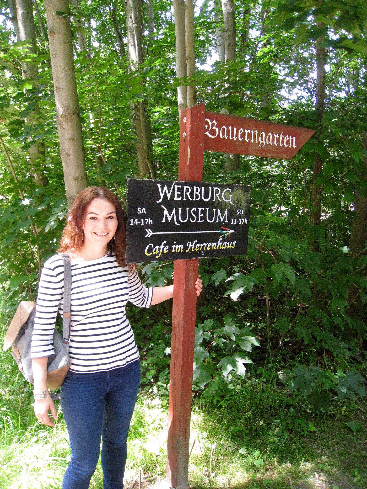 Hinweisschilder: Zum Werburg Museum 