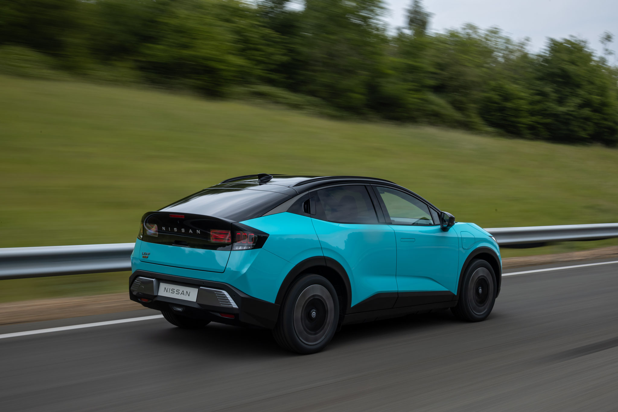 Nissan LEAF 2025