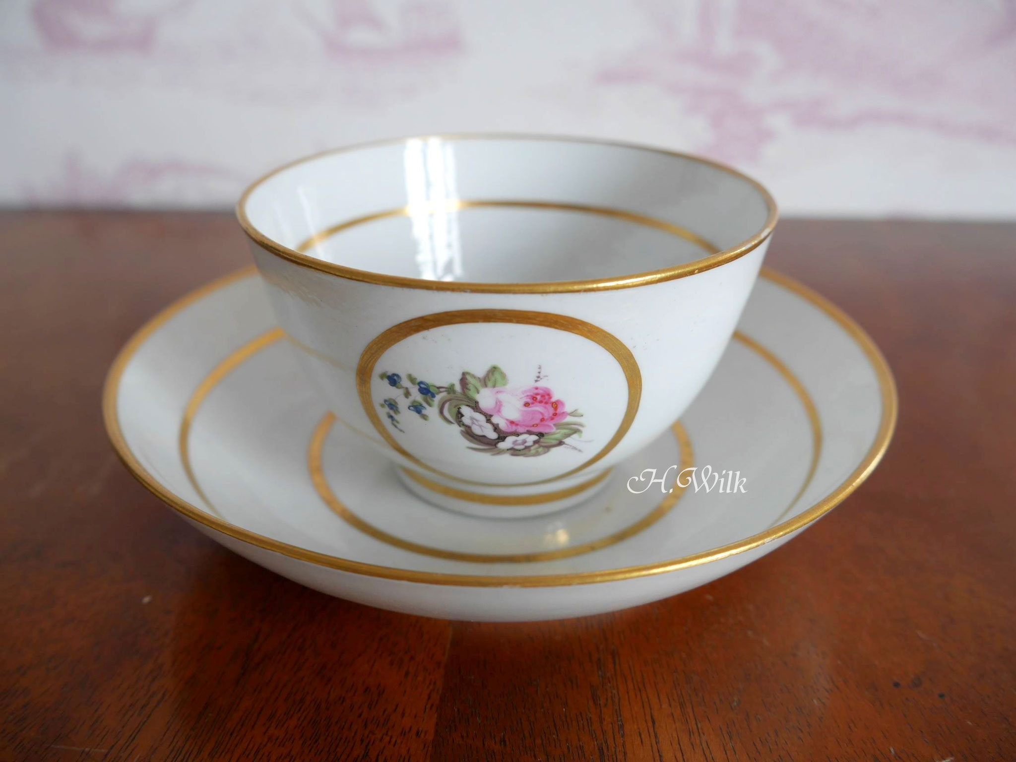 イギリス製 アンティーク ティーカップ ギャラリー Graceful Teacups By H Wilk