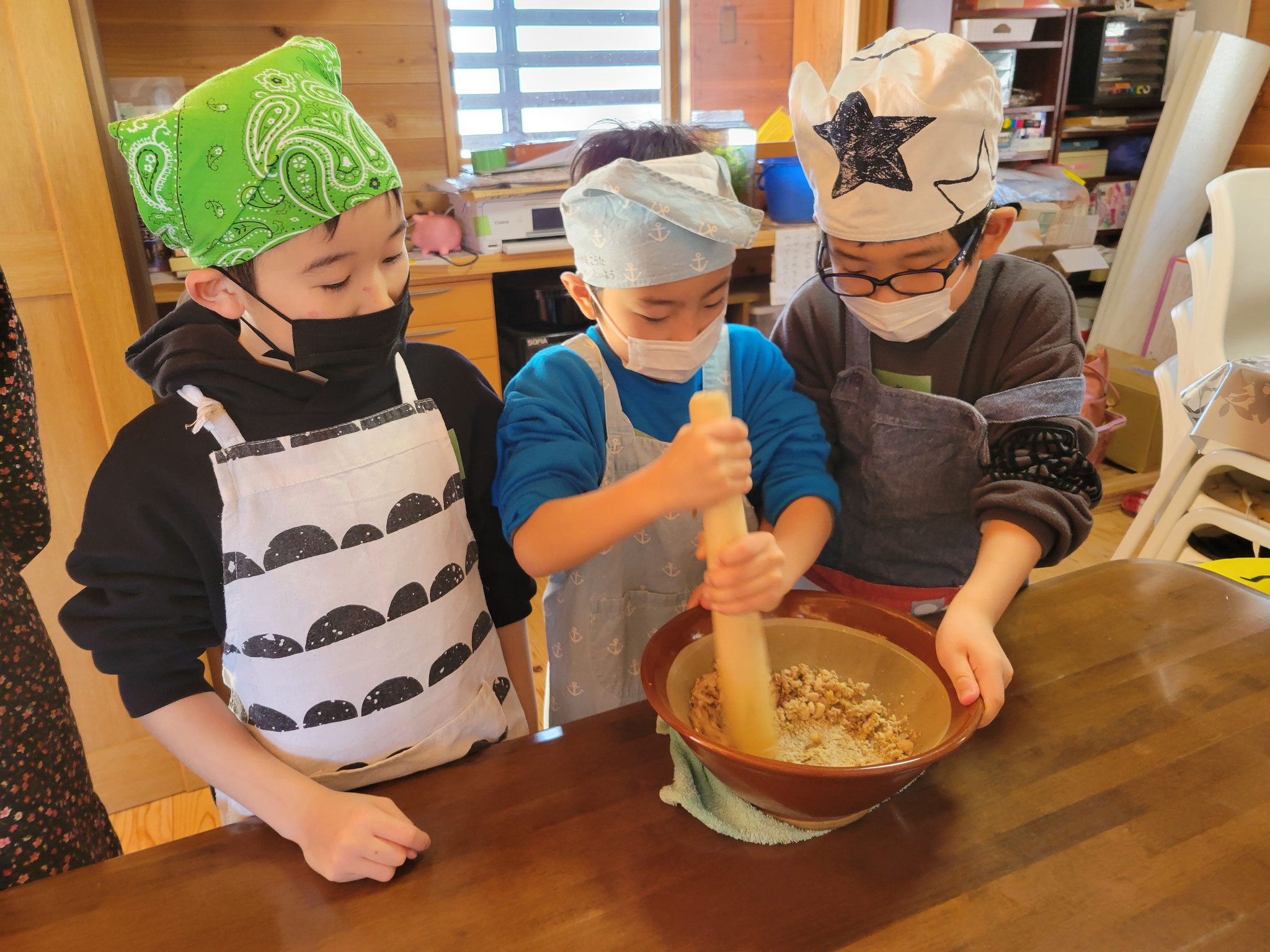 くるみ入りゴマ味噌たれ作り