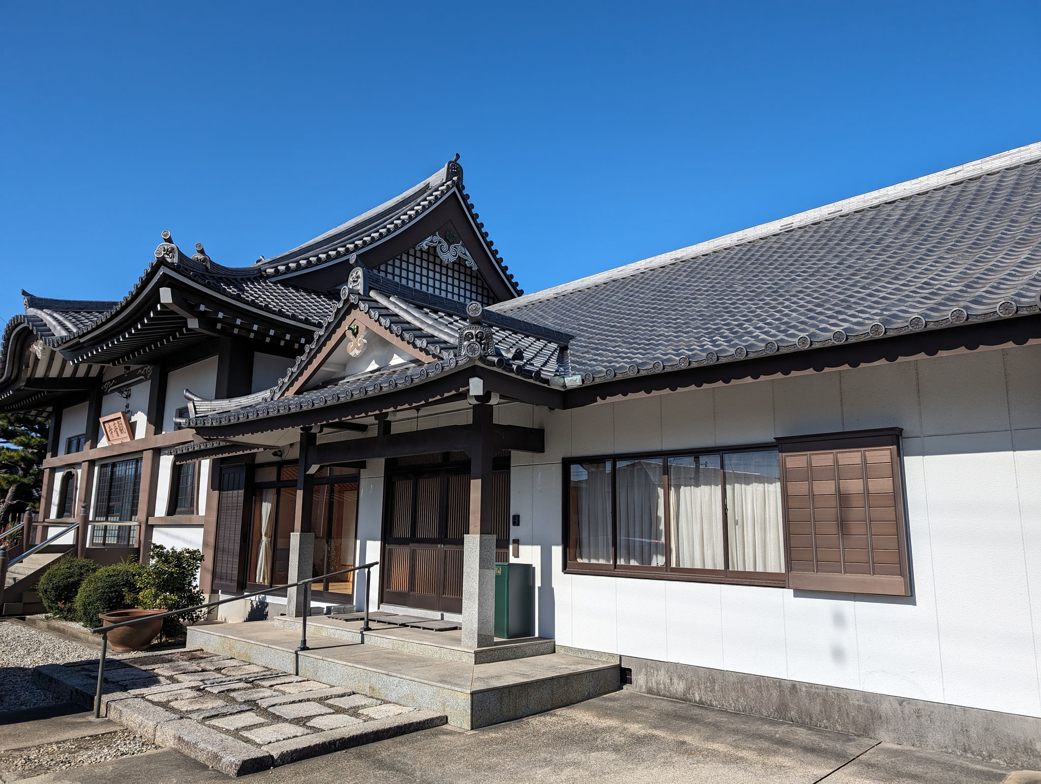 観音寺　庫裡（法要控室、ご相談等はこちらから）