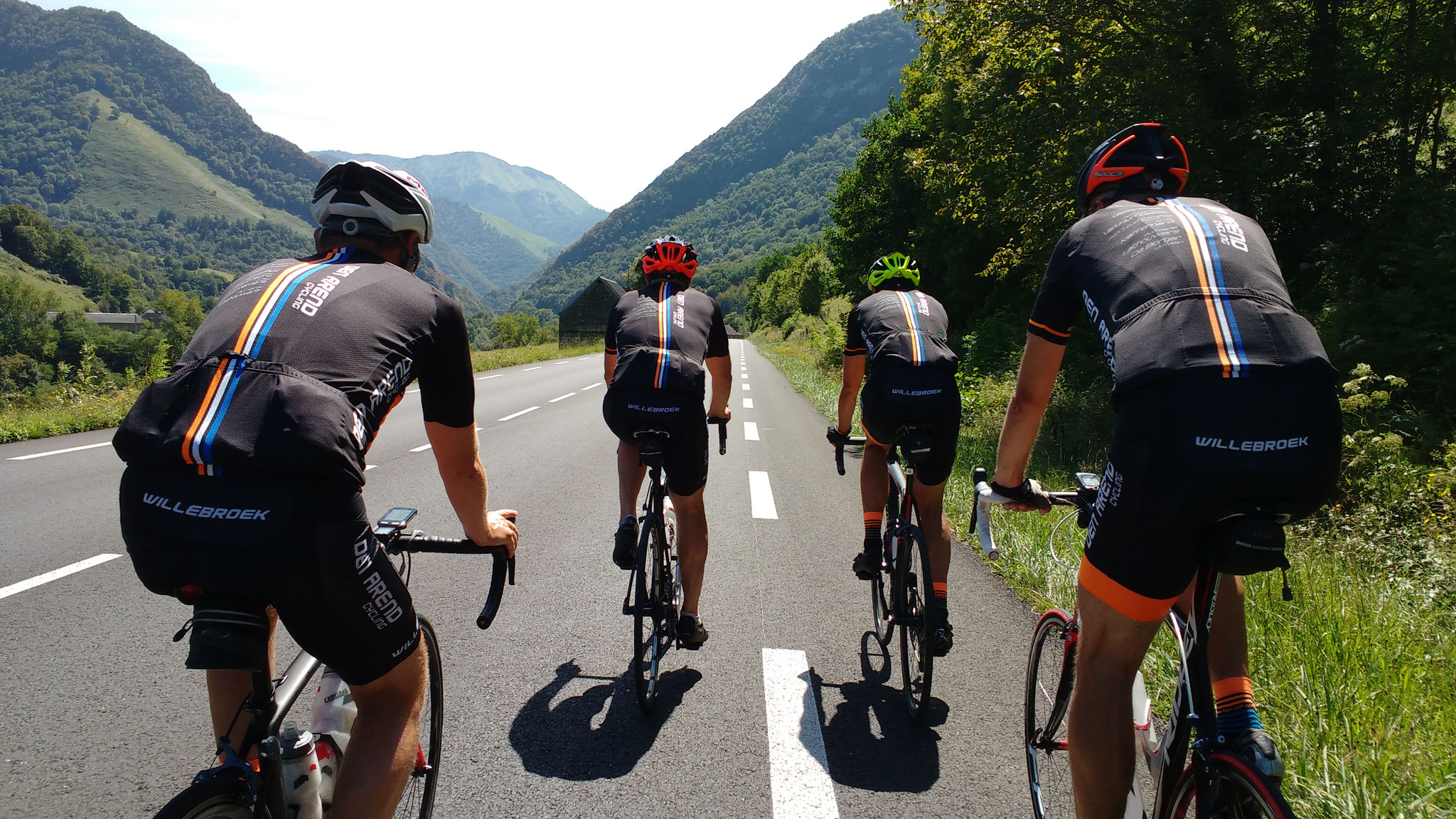 Door de vallei naar de gevreesde Col du Marie Blanque