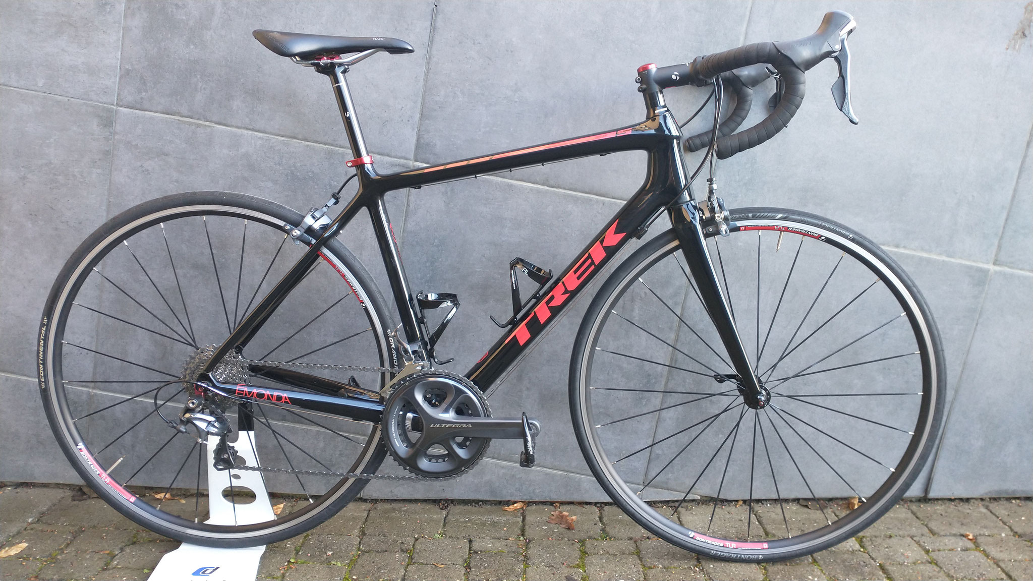 TREK Emonda 5 (maat 54 ; medium) / Ultegra 11speed compact / Bontrager wheels : VERKOCHT !