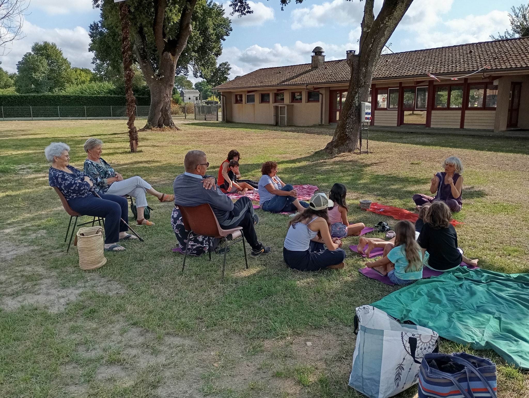 Avec la Maison des Associations dans le parc des Sabringots à Sabres (40)