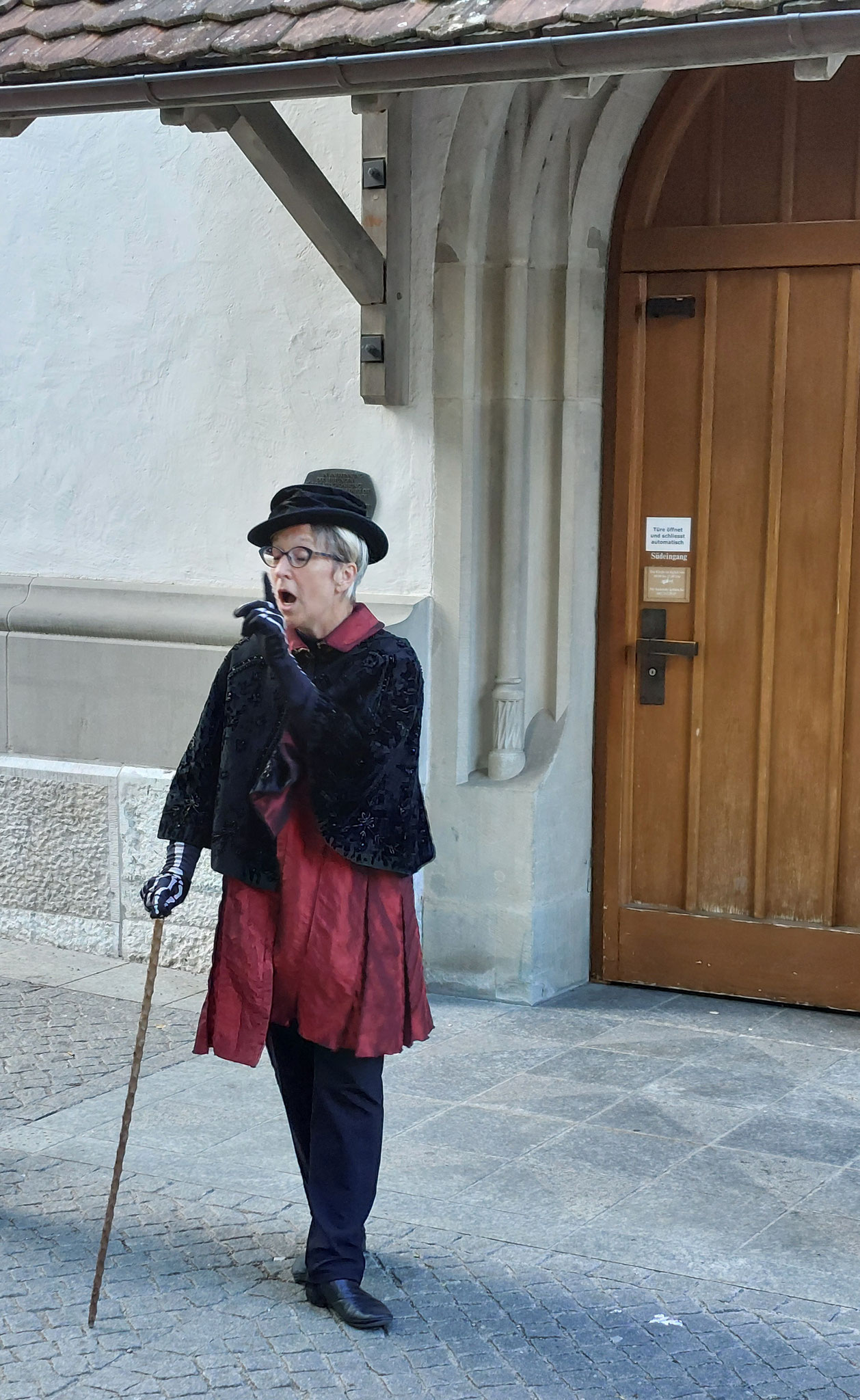 es liegen noch einige Geheimnisse unter den Kirchenböden