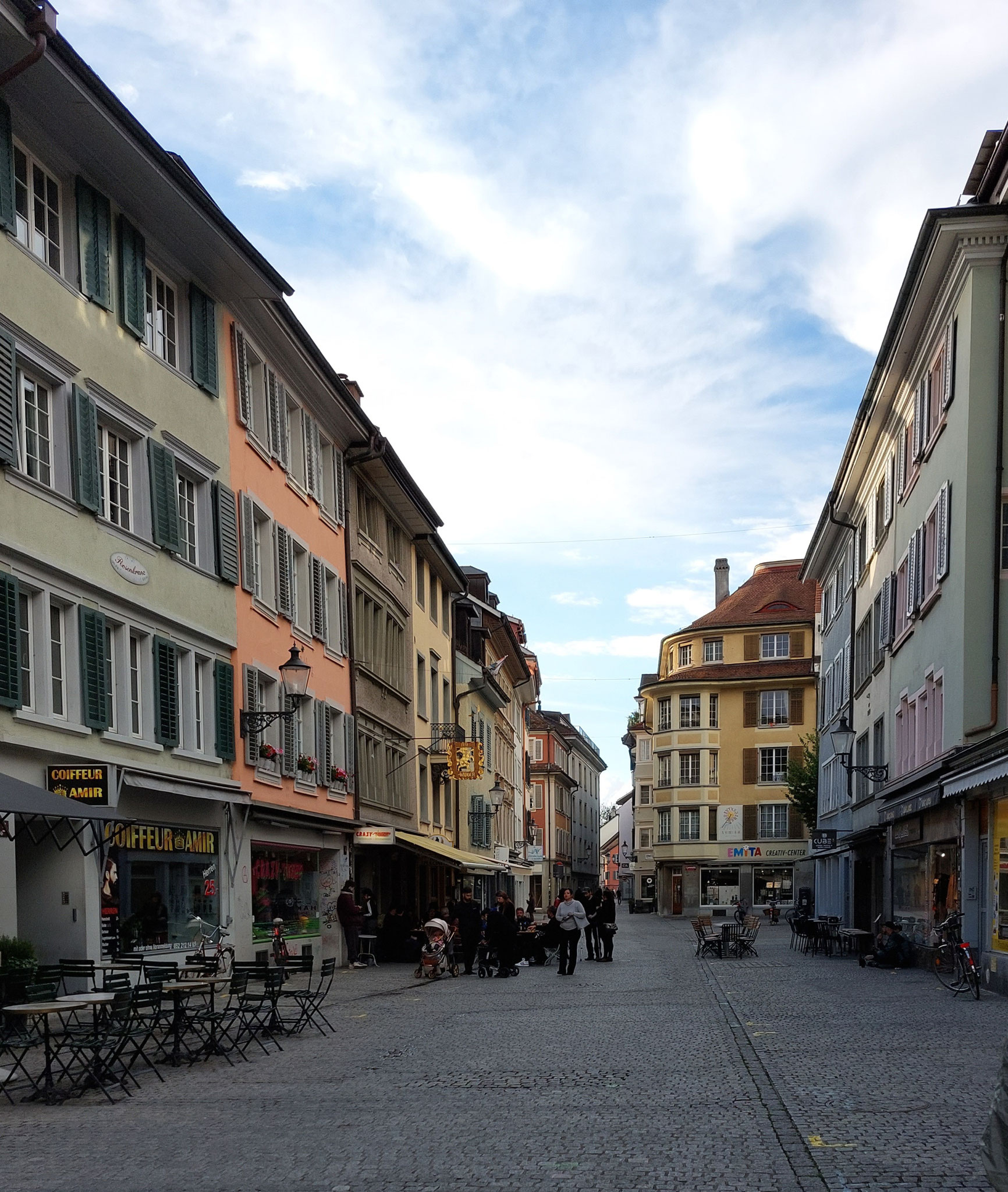 in dieser Gasse waren sich Bader (öffentliche Badstuben) und Scherer (heutige Coiffeure) ständig in den Haaren