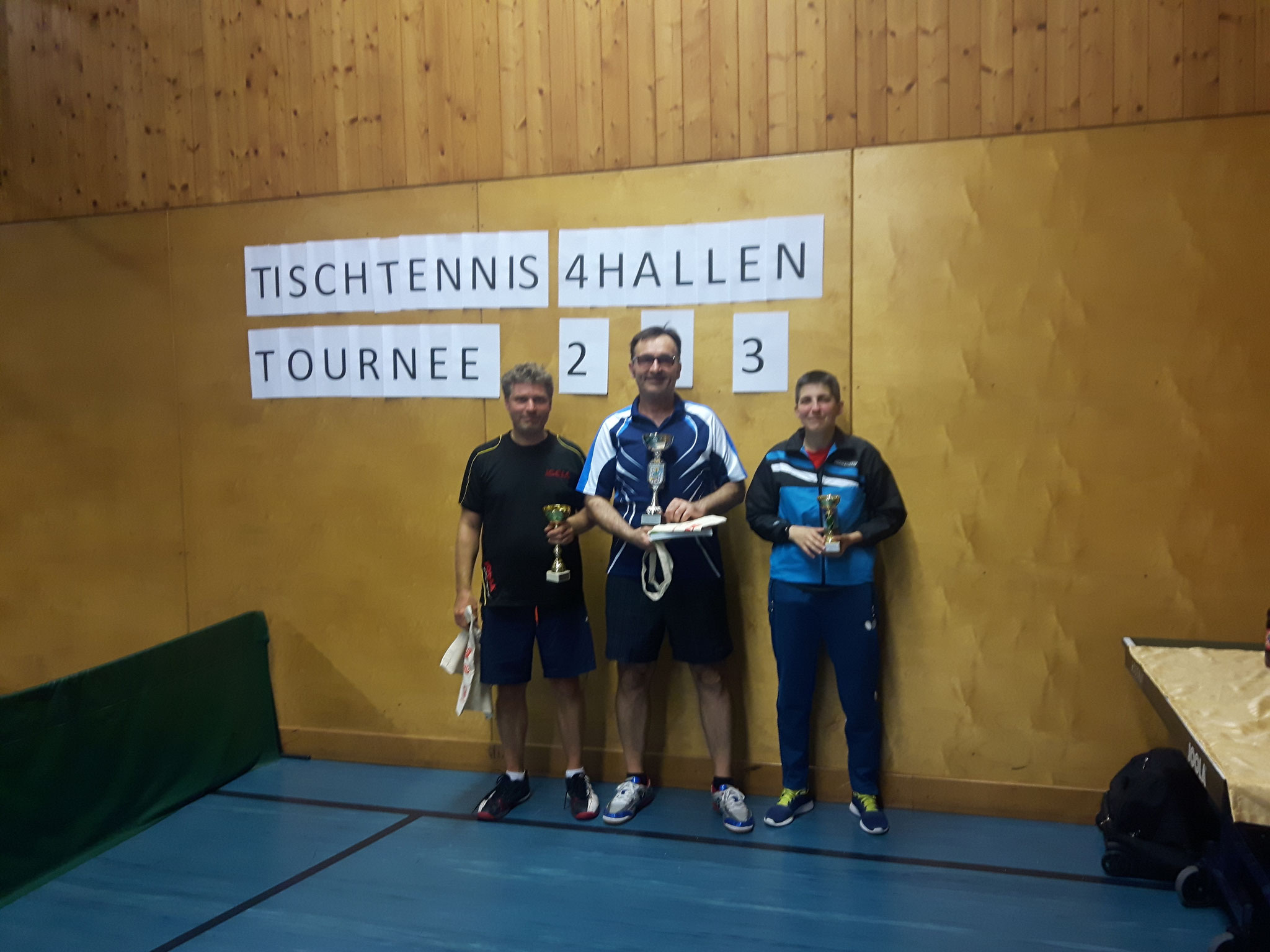 Siegerfoto Bewerb D: v.l.n.r. Herwig Wurdak (OLY) (Platz 2), Christian Thunshirn (EDEN) (Sieger), Lucia Lesayova (WIES) (Platz 3)