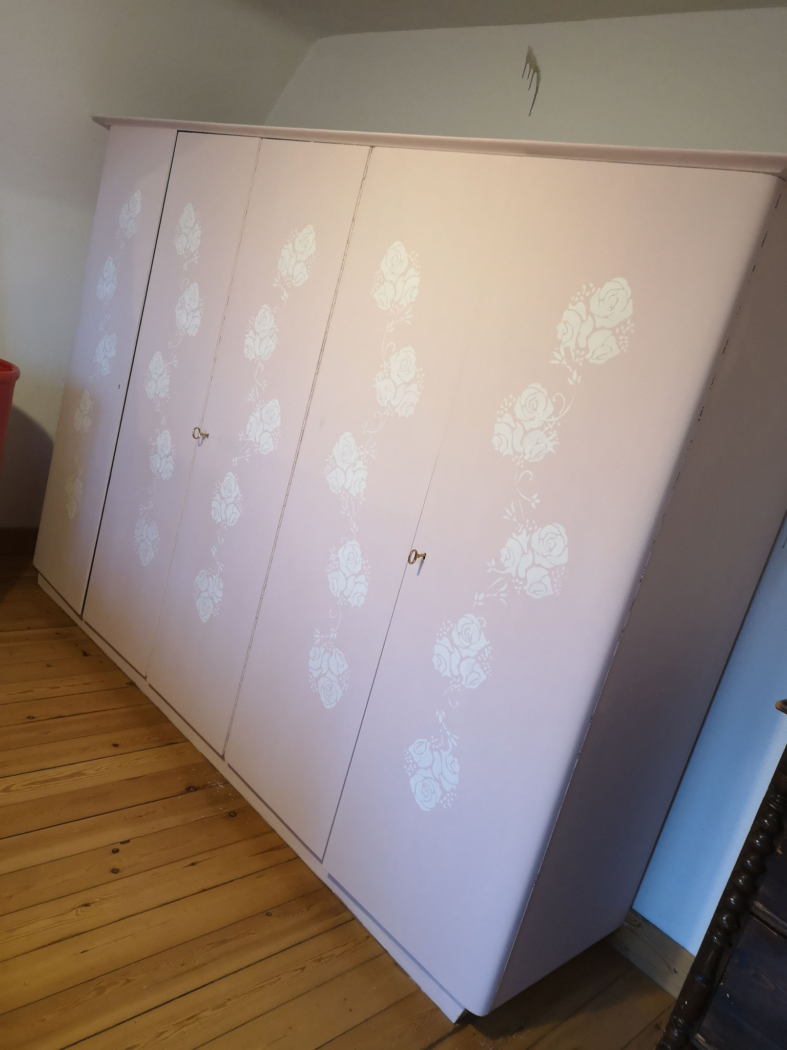 Nachher. Farbe Annie Sloan "Antoinette", Verzierung in "Old White"