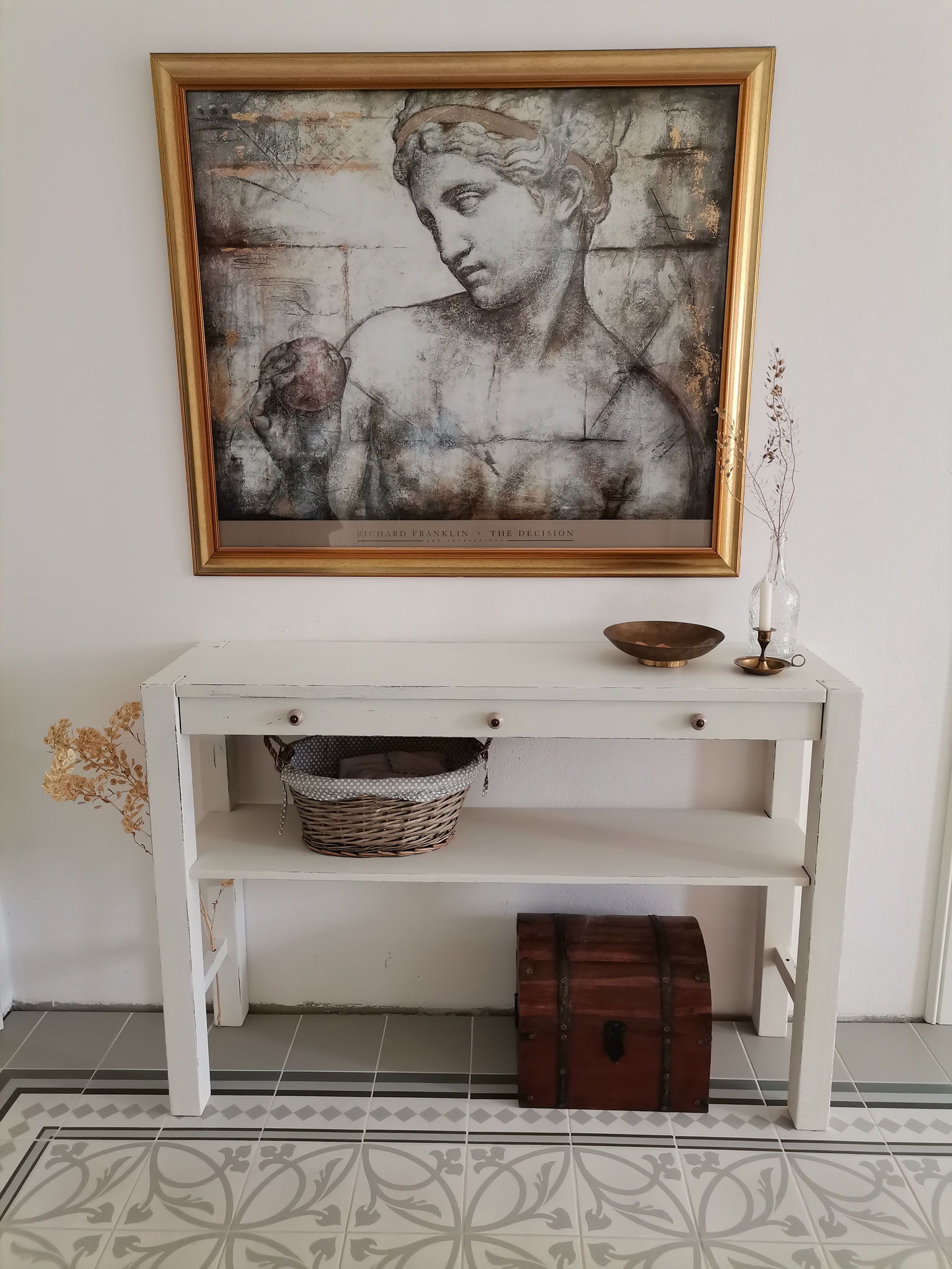 Nachhar. Painting the Past matt "Raw Umber" und darüber "Historical White"