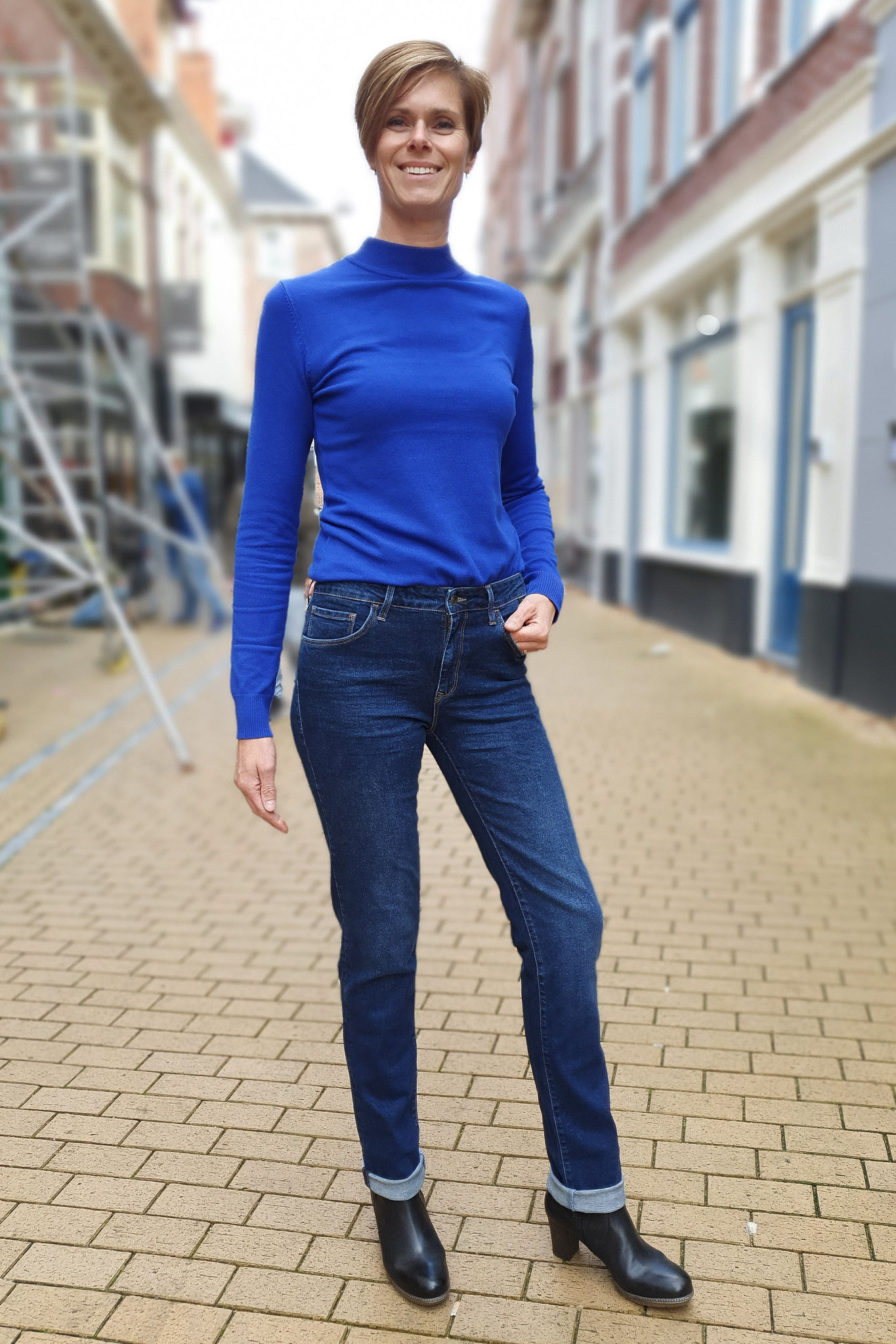Jeans model daria van Mavi en een koltrui van Casamia