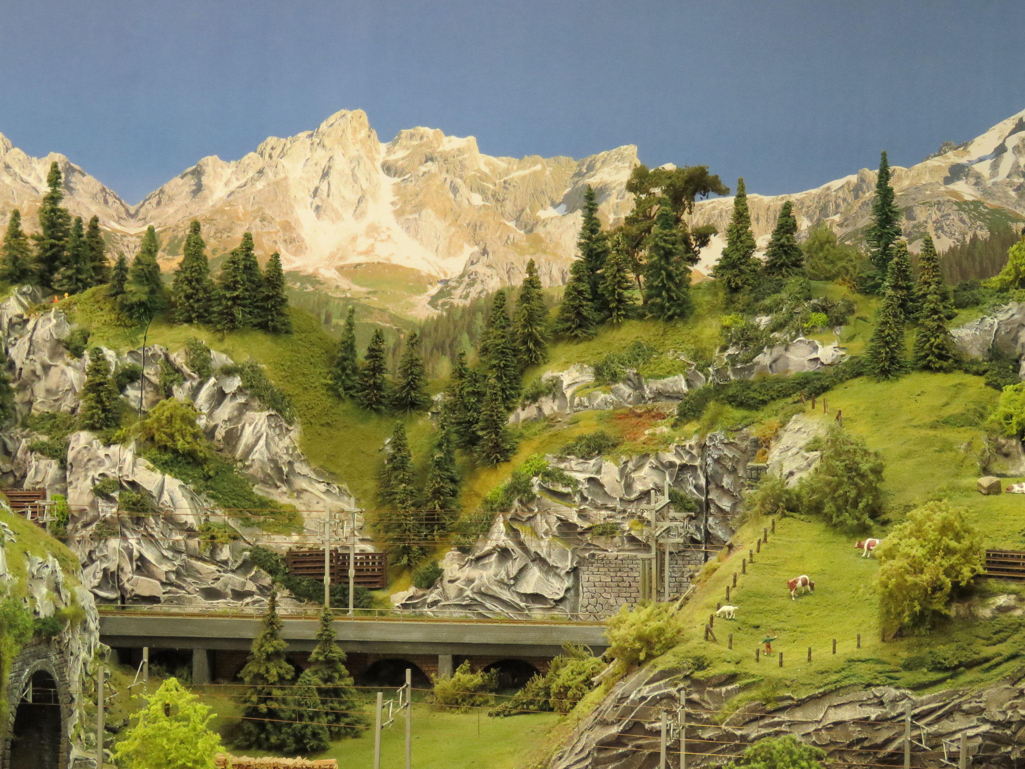 Modellbahn-Hintergrund H0 - hrkloetschbergbahn