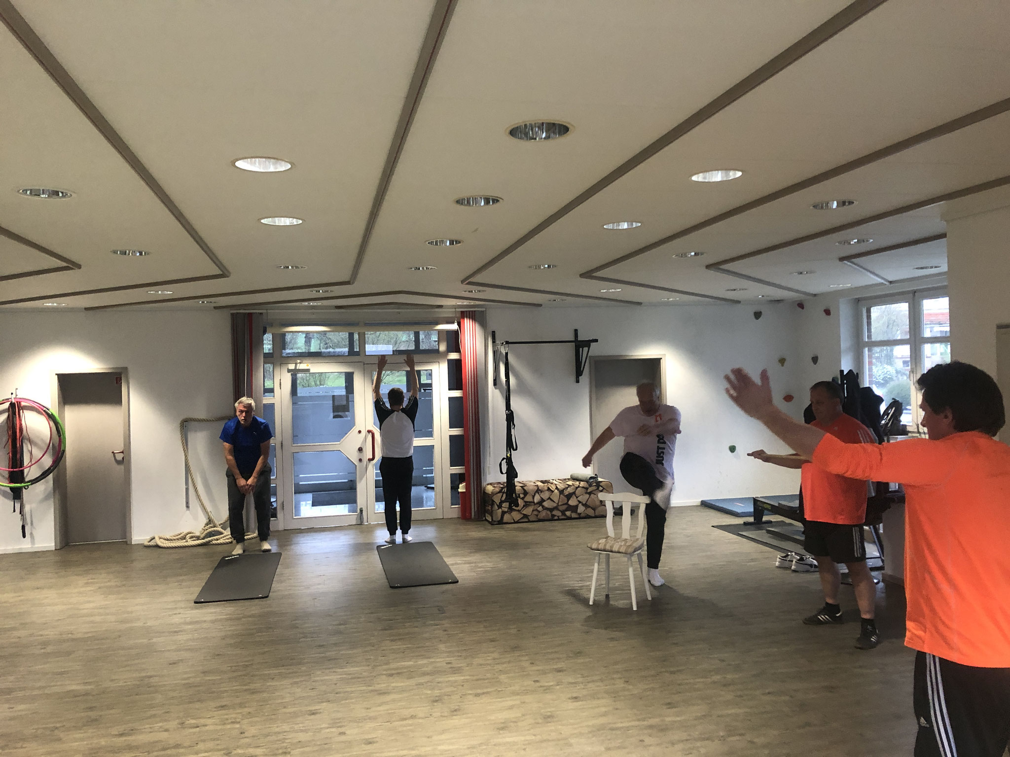 MÄNNER Präventionskurs: Mehr Beweglichkeit für einen gesunden Rücken mit Faszientraining Start Donnerstag 16.4.2026 FREIE PLÄTZE