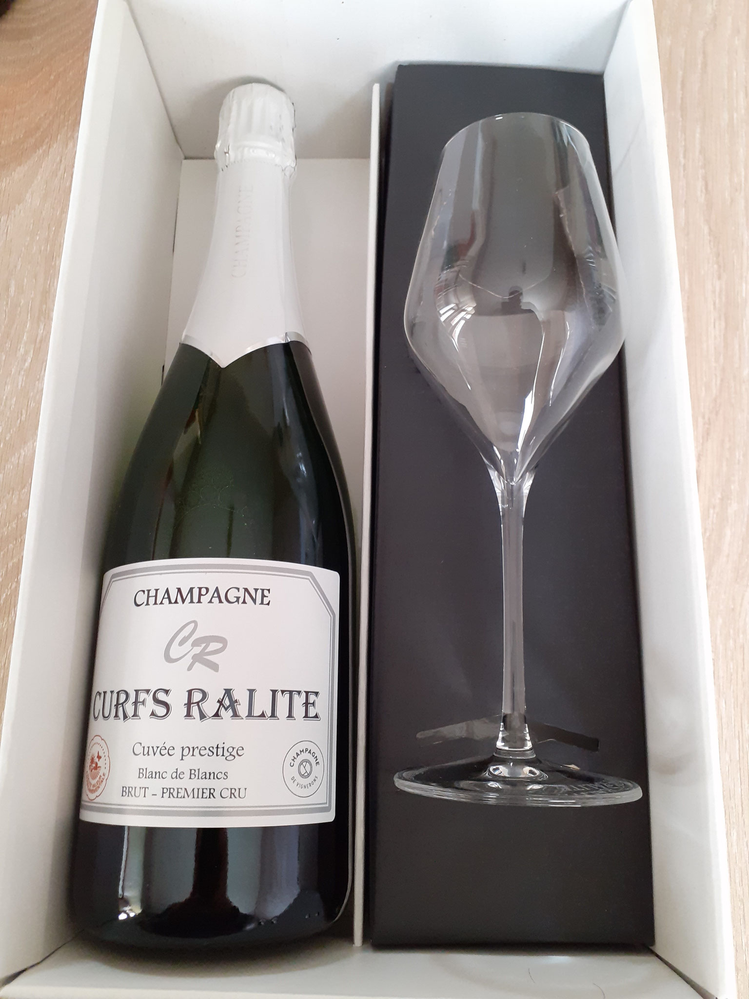 Coffret 1 bouteille de champagne prestige + 1 flûte