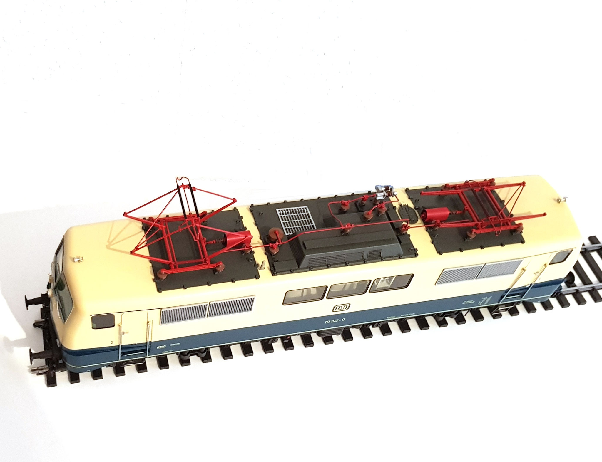 Spur 1 Lokomotive Baureihe 111 (Produktionsmuster) ozeanblau/elfenbein