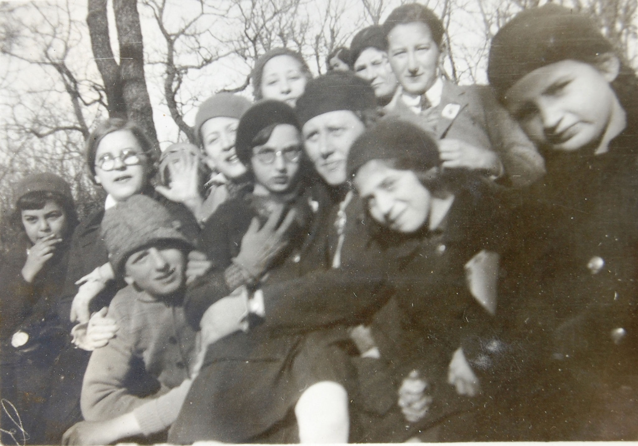 Kirándulás a János-hegyen, 1932. február 8. (Else Hummel középen, sötét sapkában)