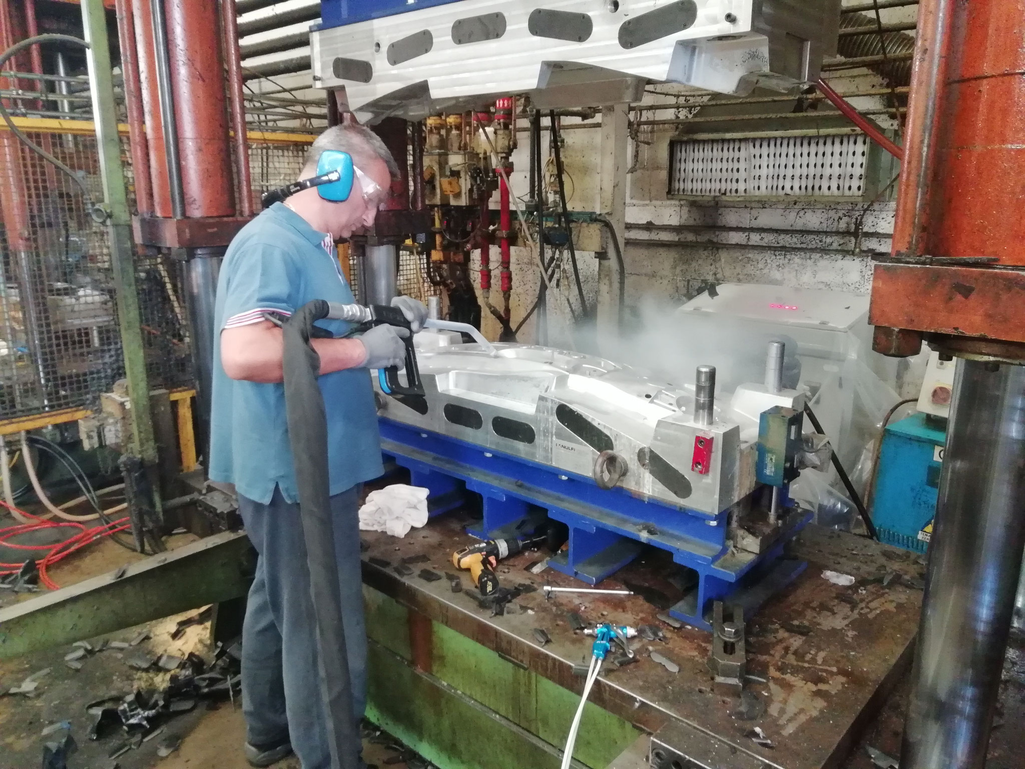 Pulizia stampi settore automotive