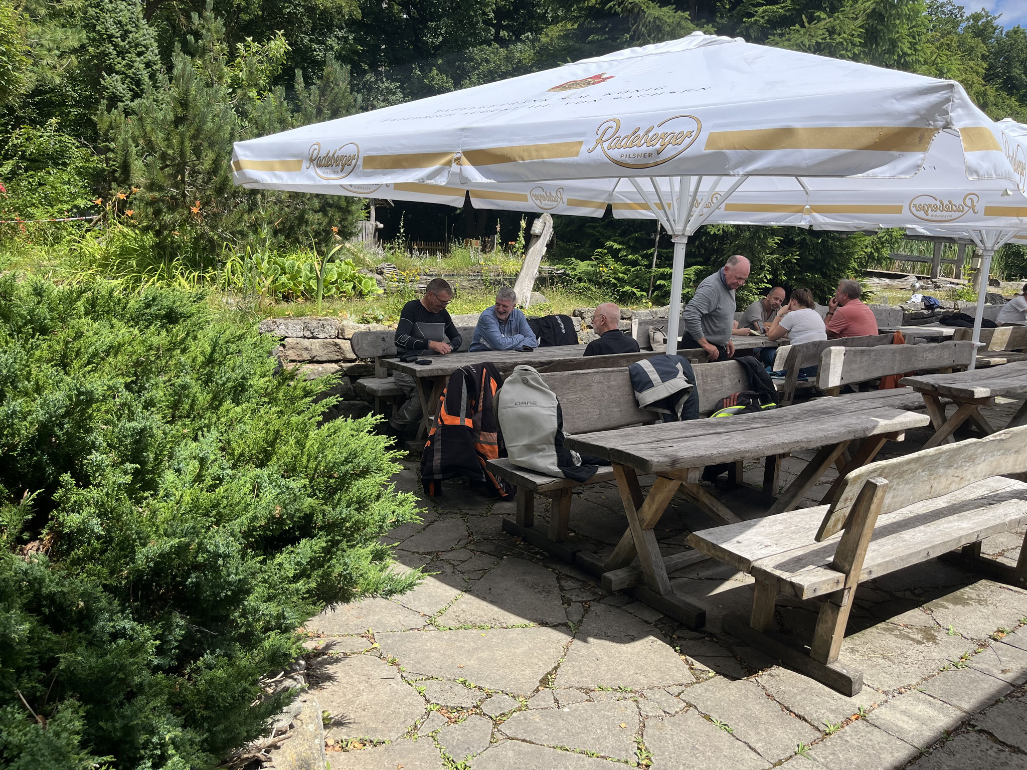 Schöne Terrasse & kühle Getränke & Kaffee / Kuchen