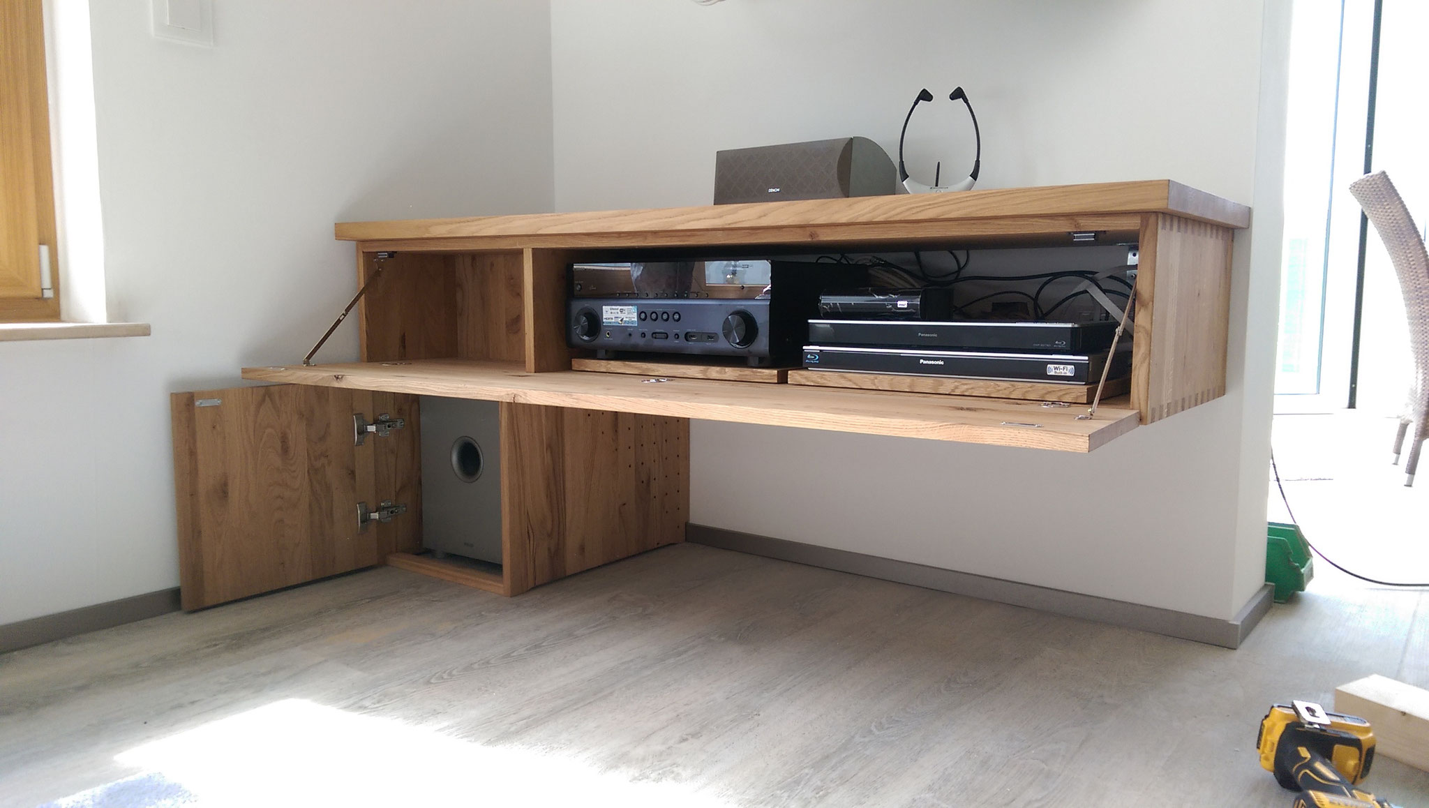 Hifi- und Fernsehmöbel, Eiche