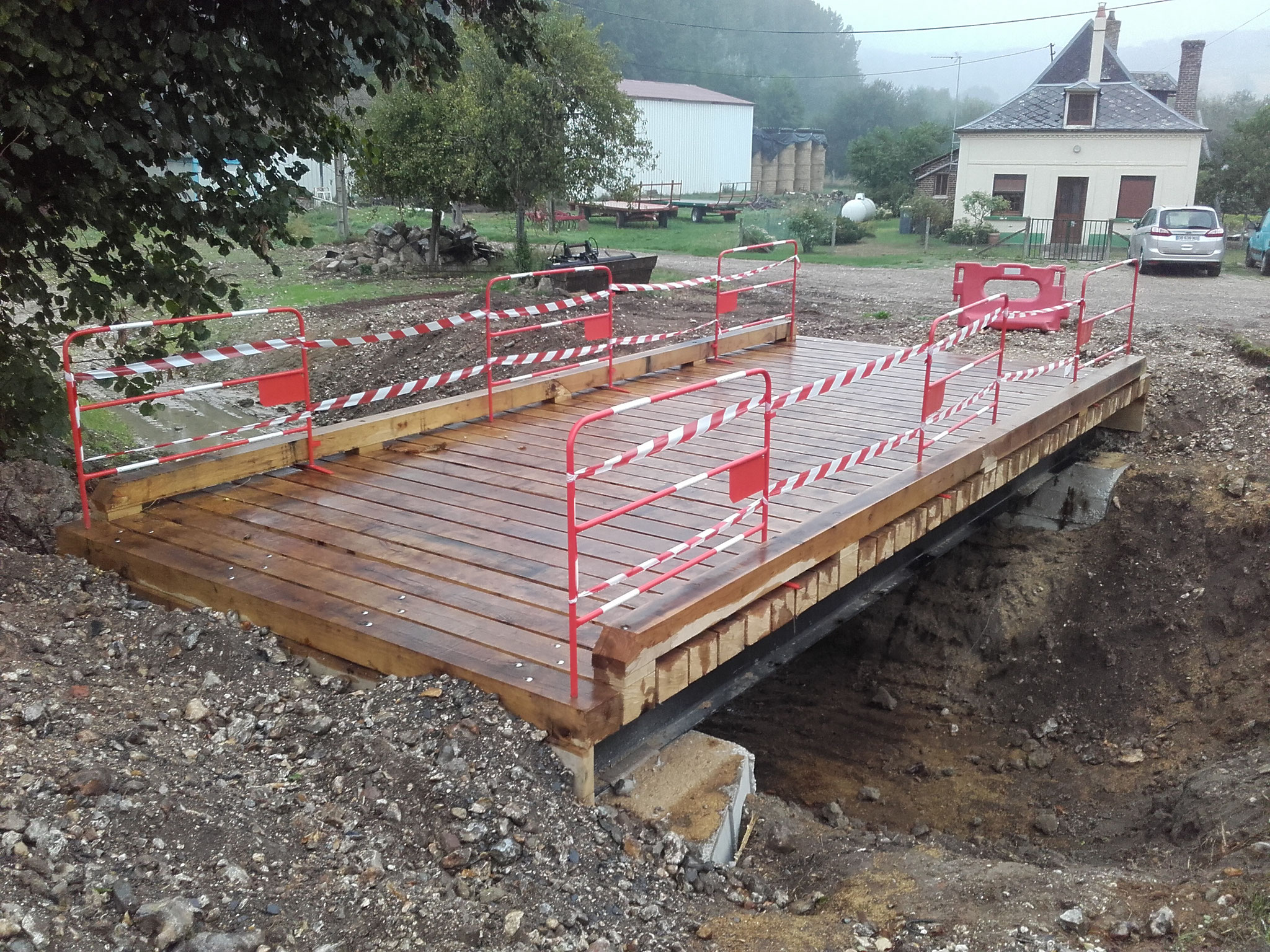 Nouvelle passerelle avant mise en place des gardes corps