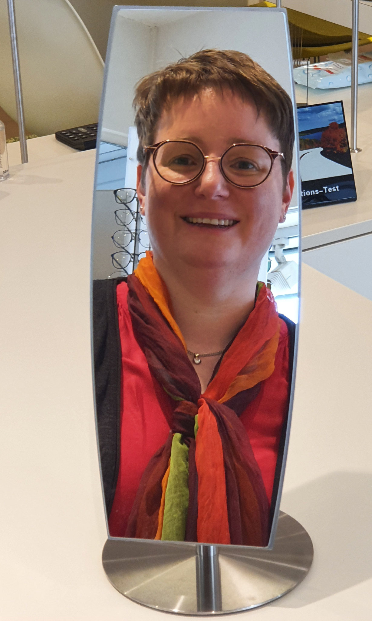 Sigrid Schaible  Beratung Refraktion Kontaktlinsen Low Vision