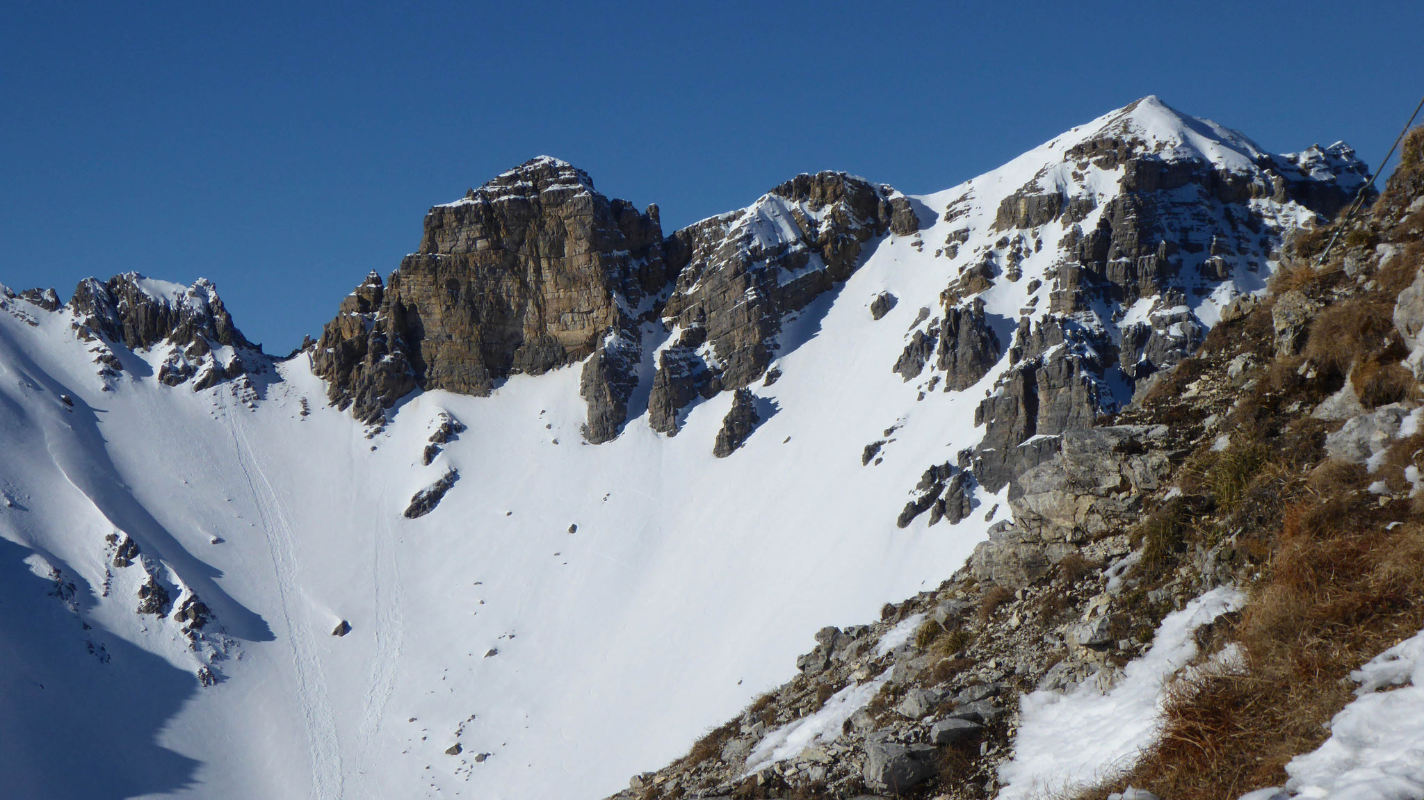 Lämpermahd 40° Flanke angespurt, hätte uns durchaus noch gelockt wenn besserer Schnee zu erwarten gewesen wäre