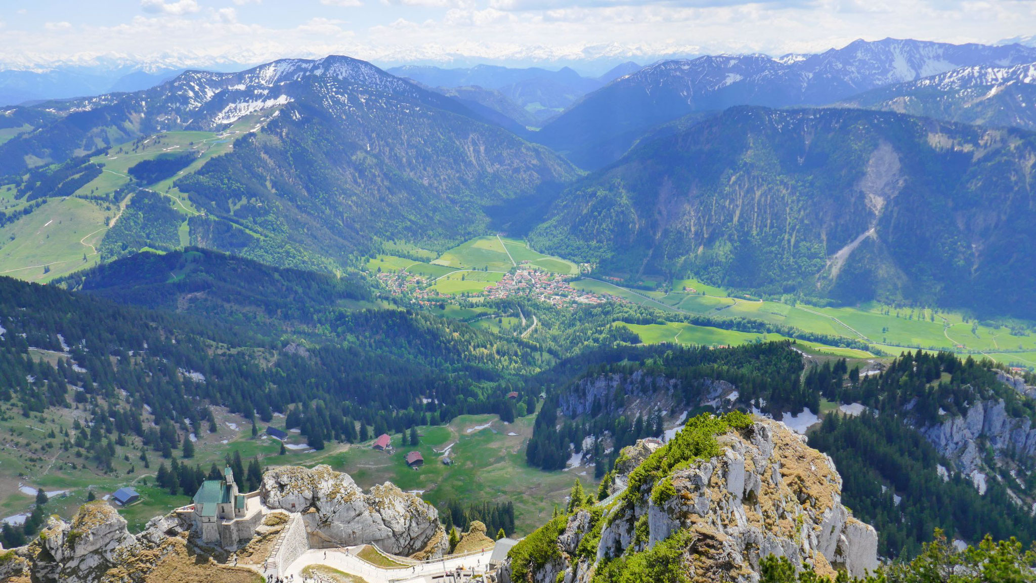 Links Großer Traithen, unten Bayrischzell