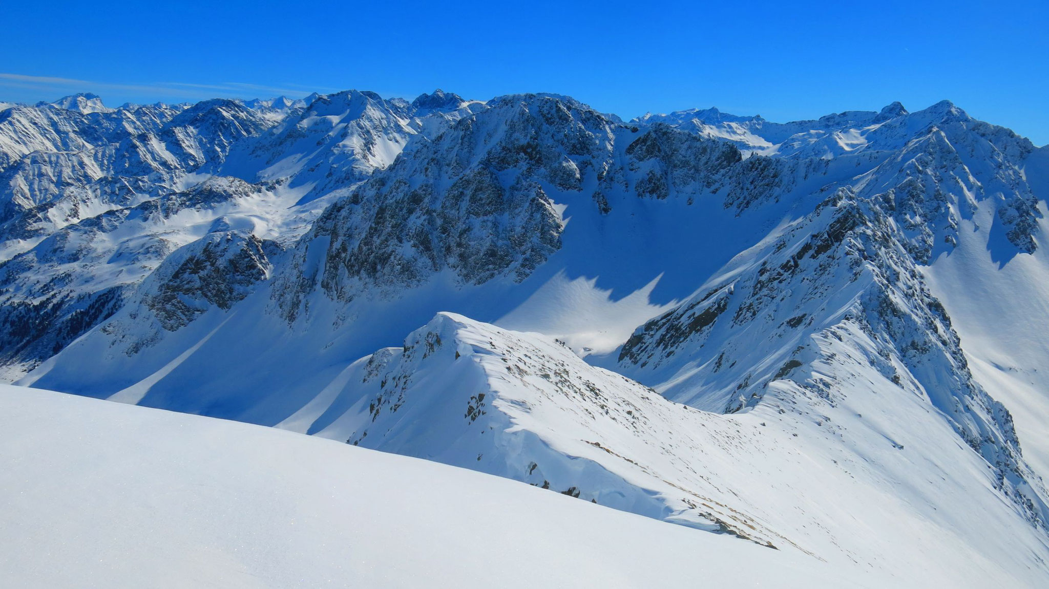 Grat zum Hochalter, links Mugkogel