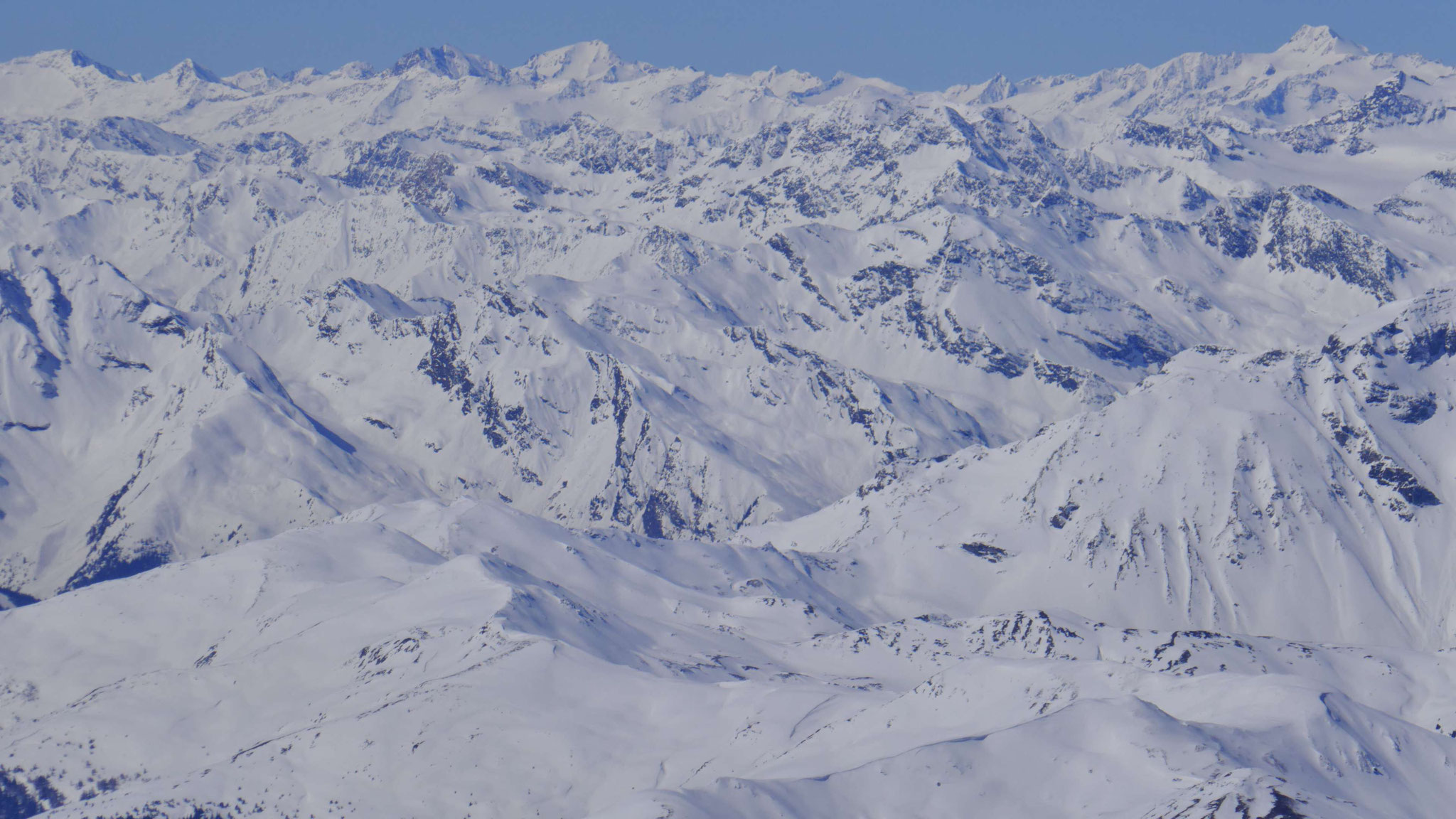 Brenner Grenzkamm, dahinter südliche Stubaier Alpen