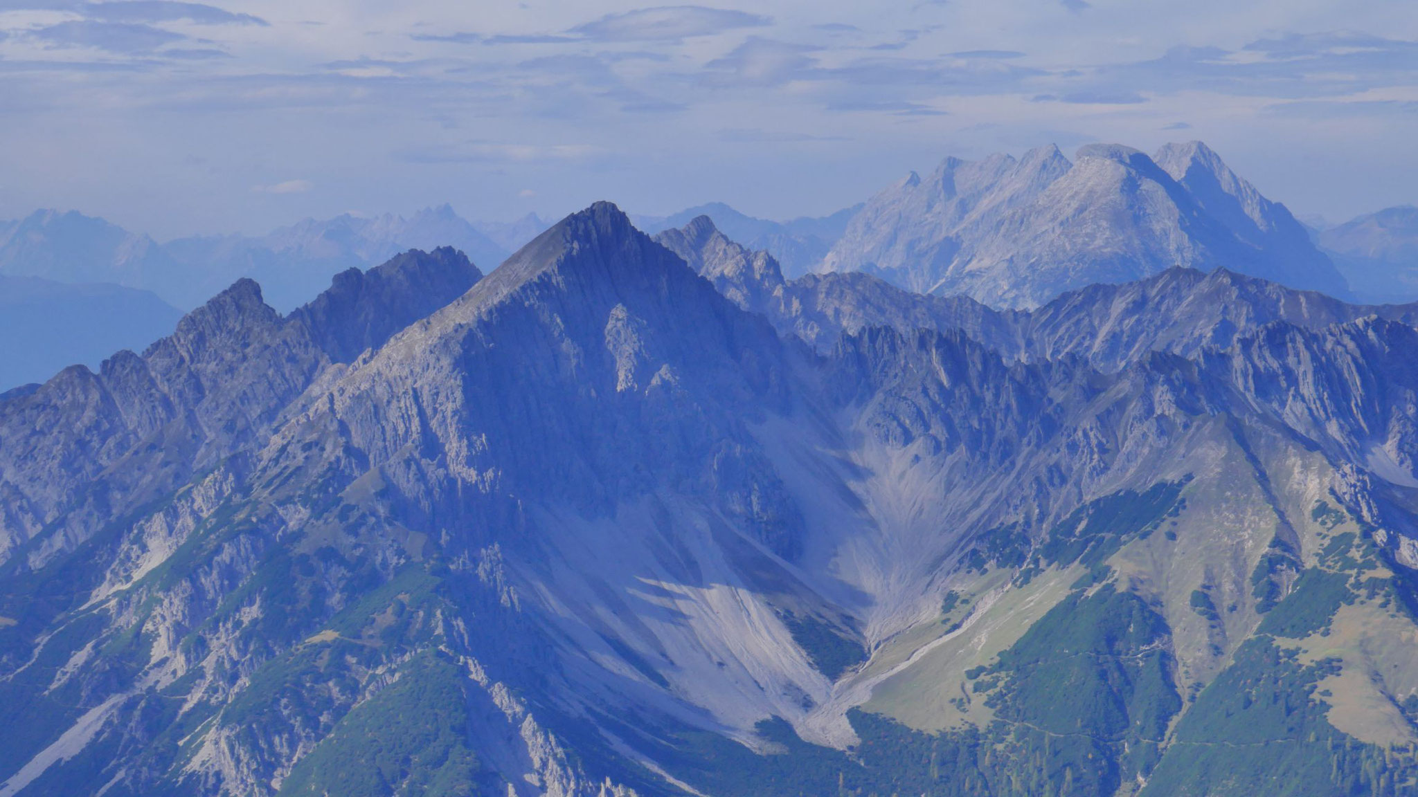 Erlspitze, rechts Mieminger Kette