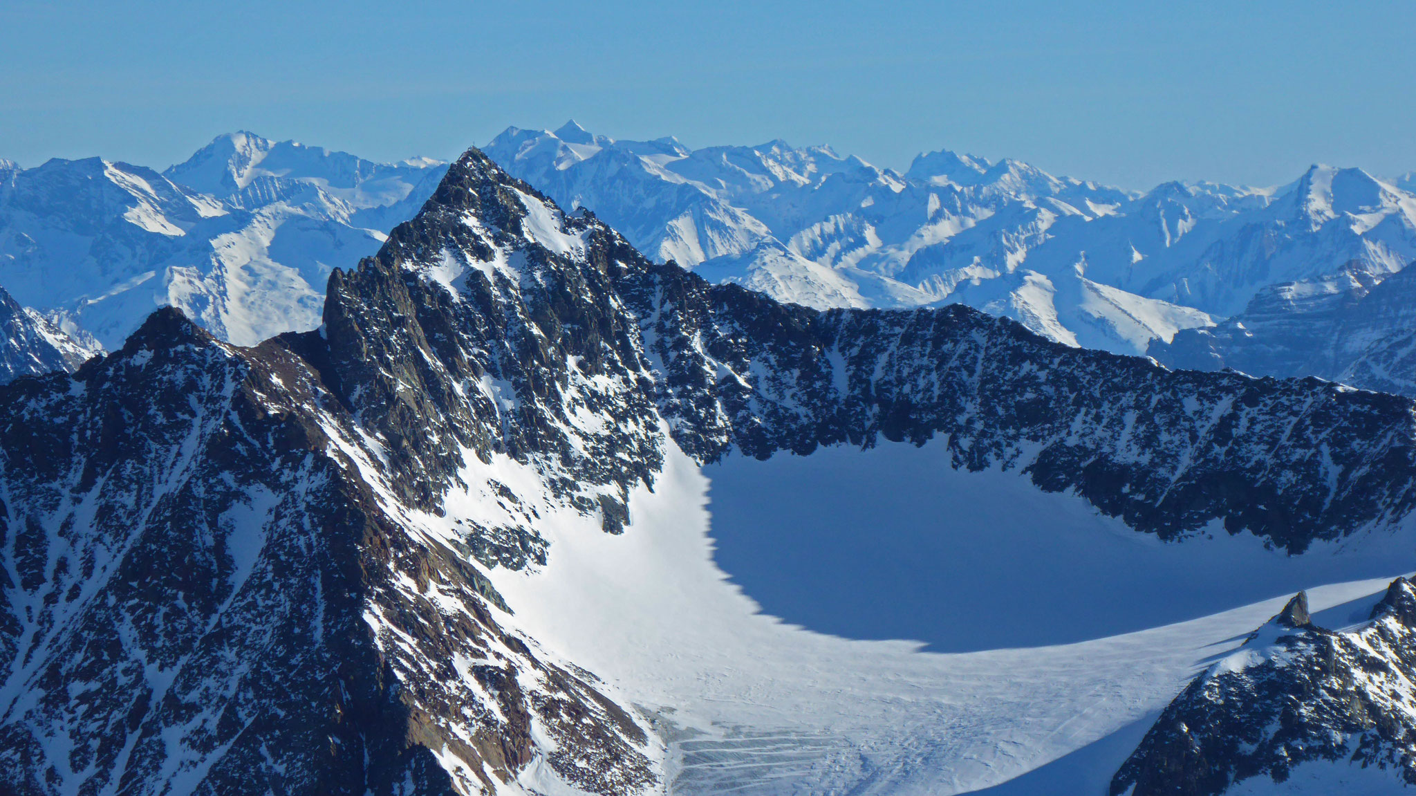 Ruderhofspitze mit Alpeiner Ferner, dahinter Hochfeiler