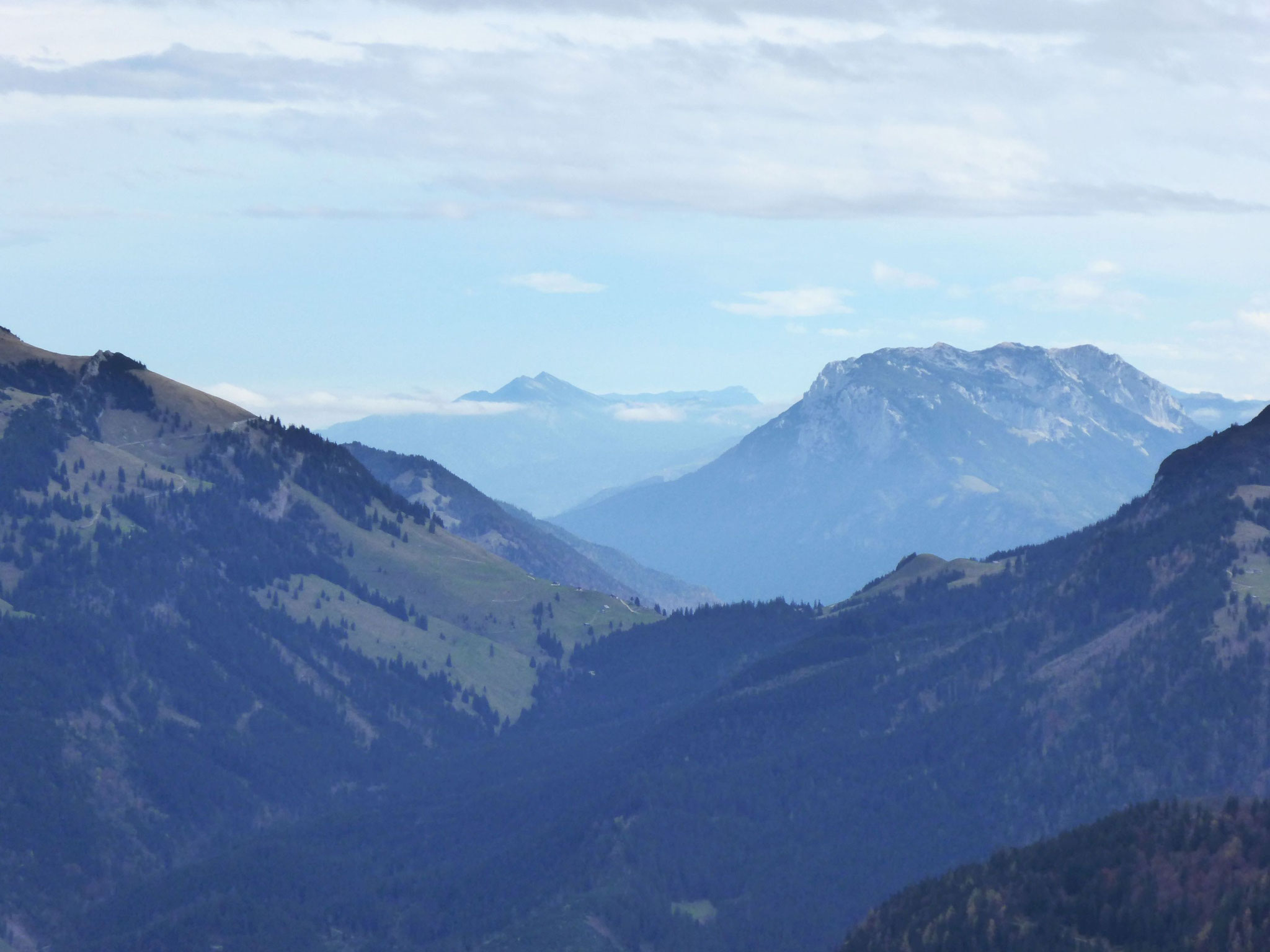 Zahmer Kaiser, links hinten Sonntagshorn