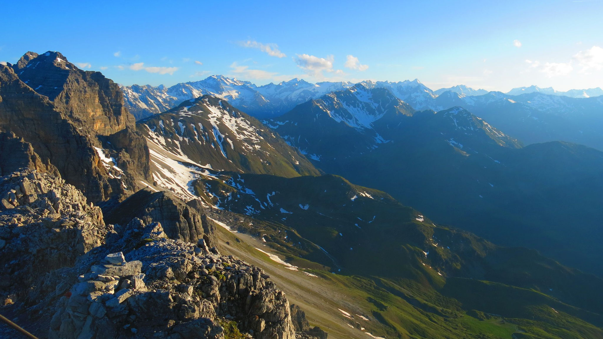 Gamskogel und Schwarzhorn, dahinter die hohen Sellrainer