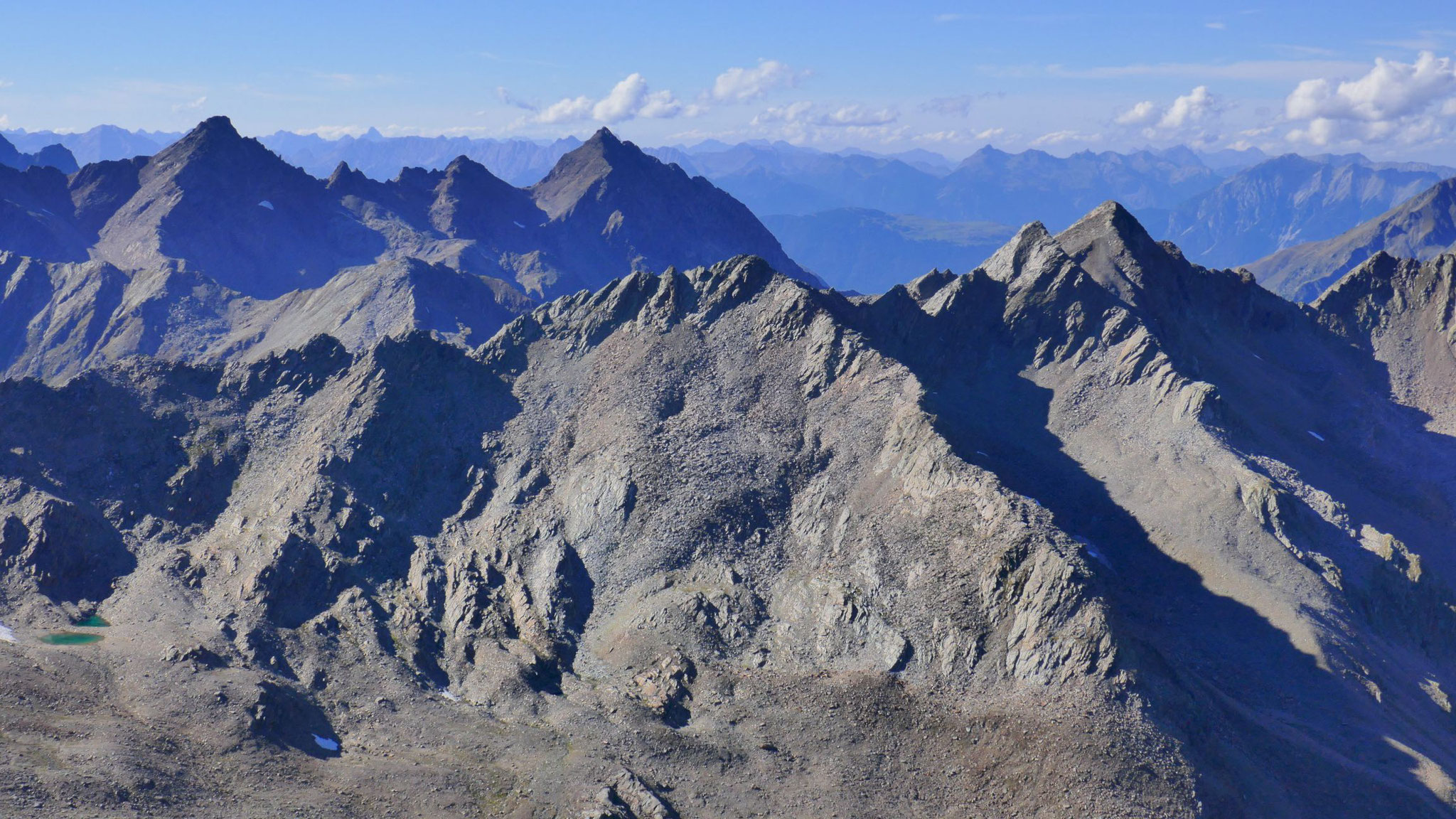 Sulz- und Zwölferkogel im Hintergrund, Weitkar- und Kraspesspitze im Vordergrund