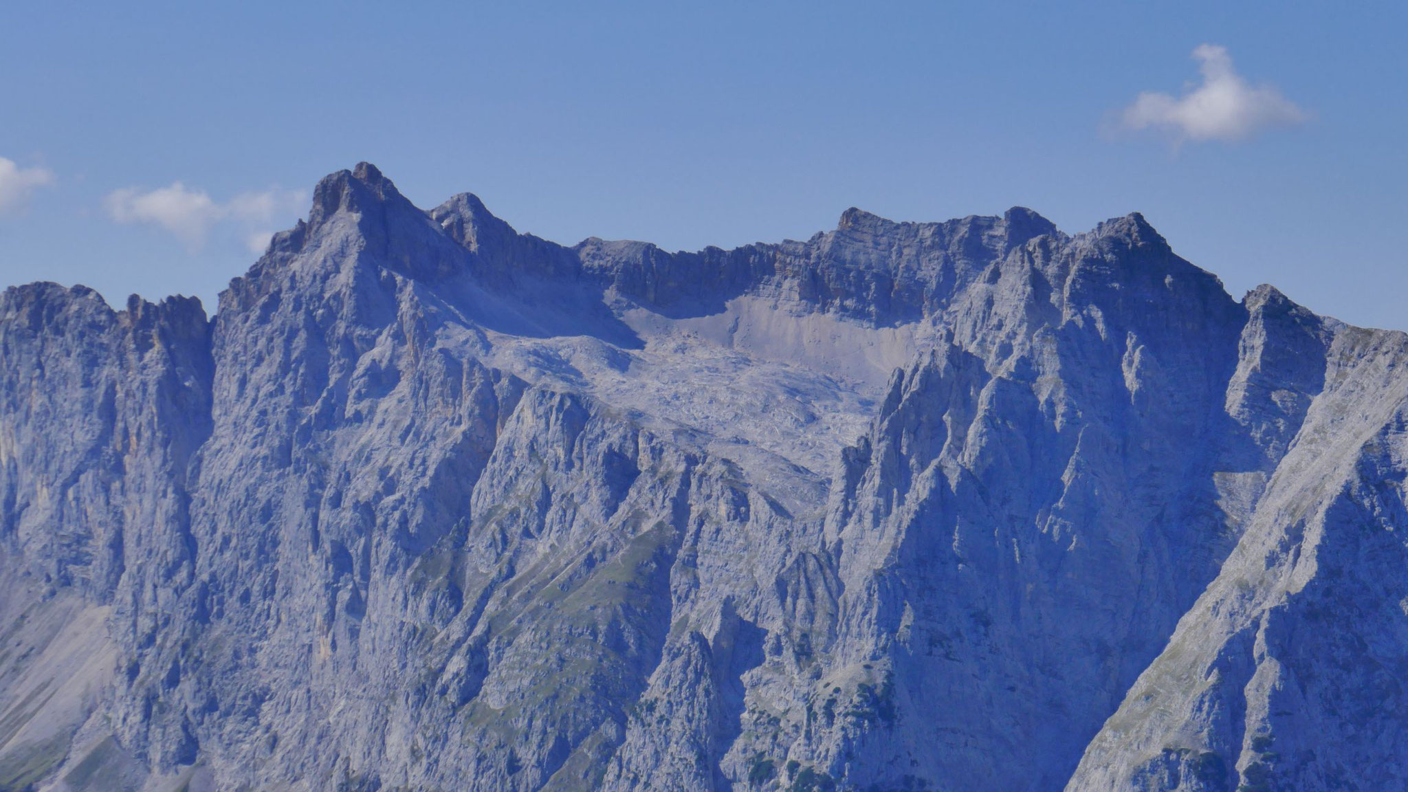 Wetterstein mit Dreitorspitzen, im Vordergrund der Öfelekopf