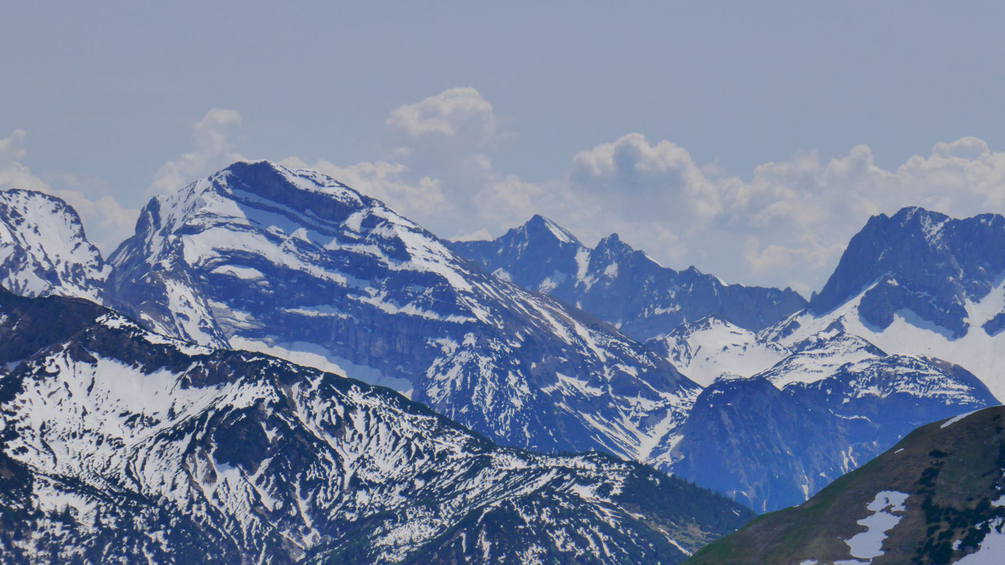 Sonnjoch, dahinter Hochnissl, ganz rechts Lamsenspitze