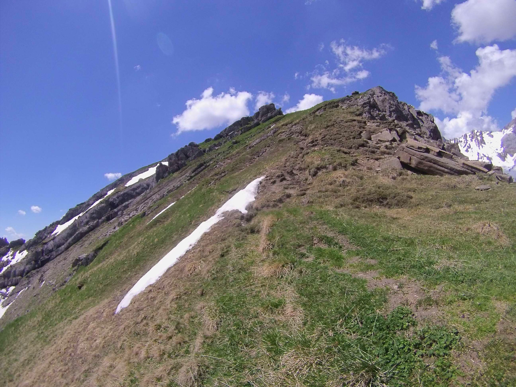 Wir halten uns aber Richtung Hinteres Alpjoch immer am Grat entlang...