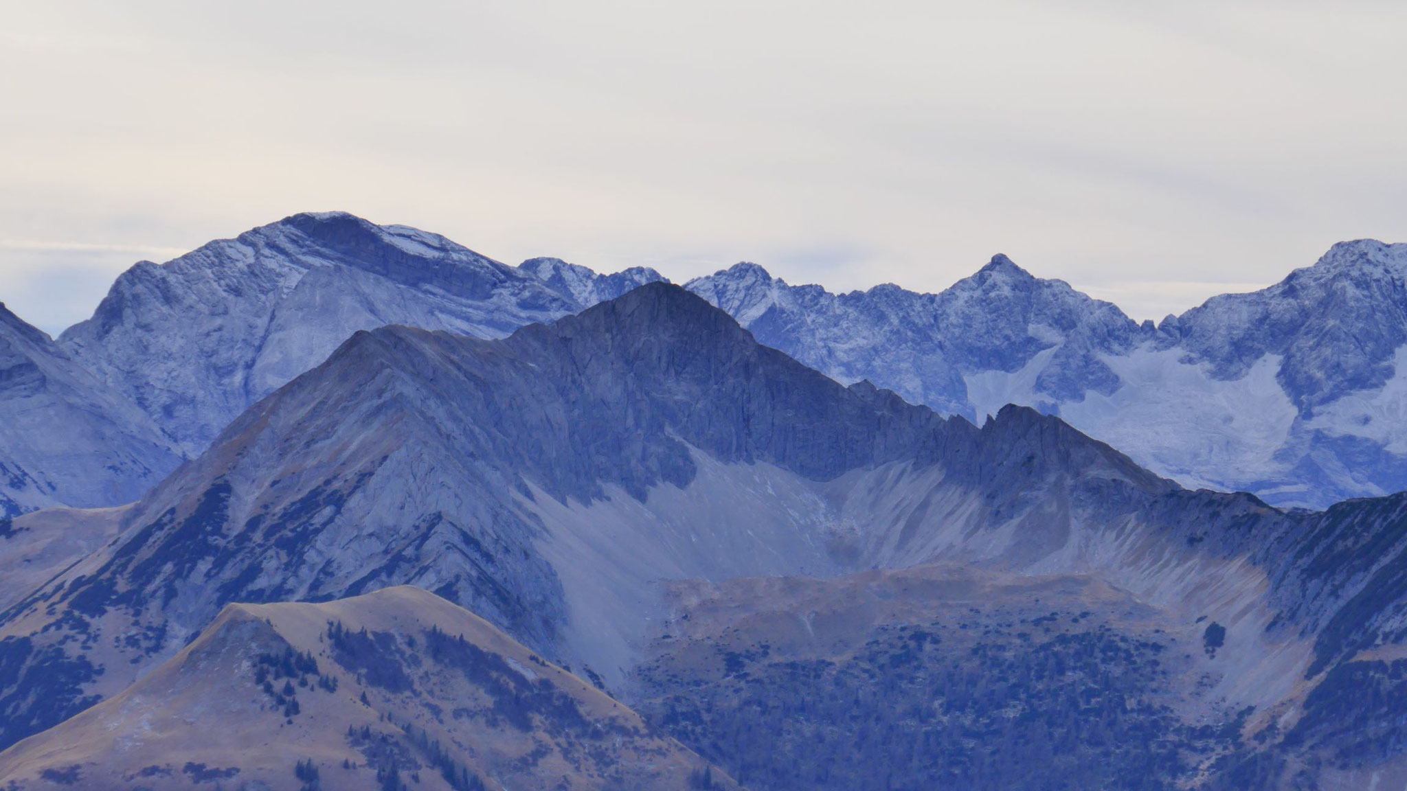 Montscheinspitze, rechts Hochglück und Hochglückscharten