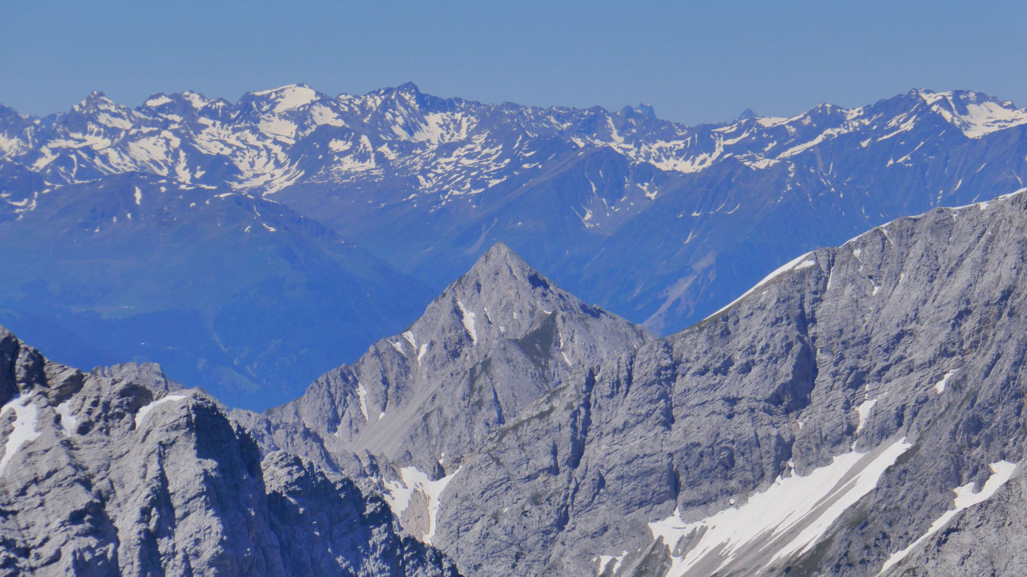 Rumer Spitze vor Stubaiern