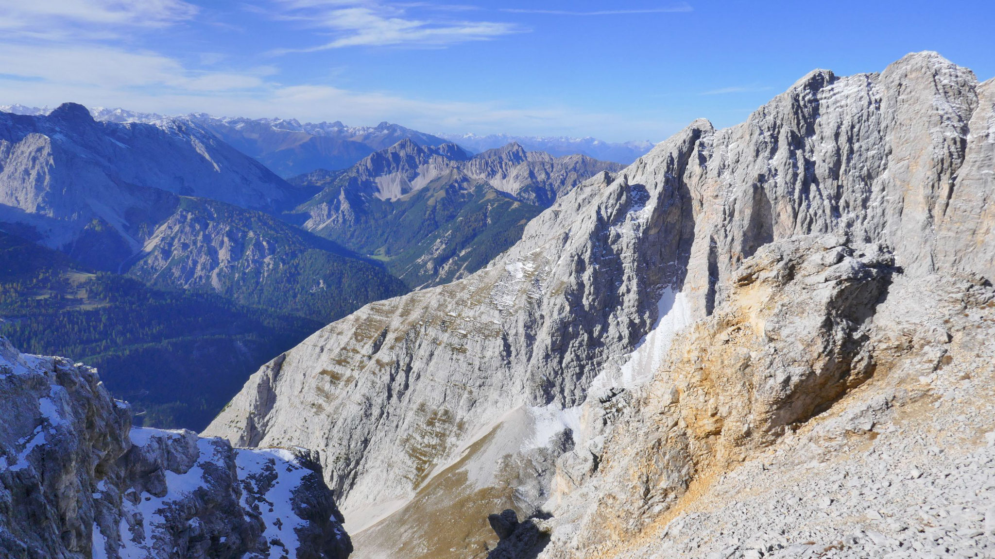 Nach Südwesten zu Jägerkarspitzen und Erlspitzgruppe