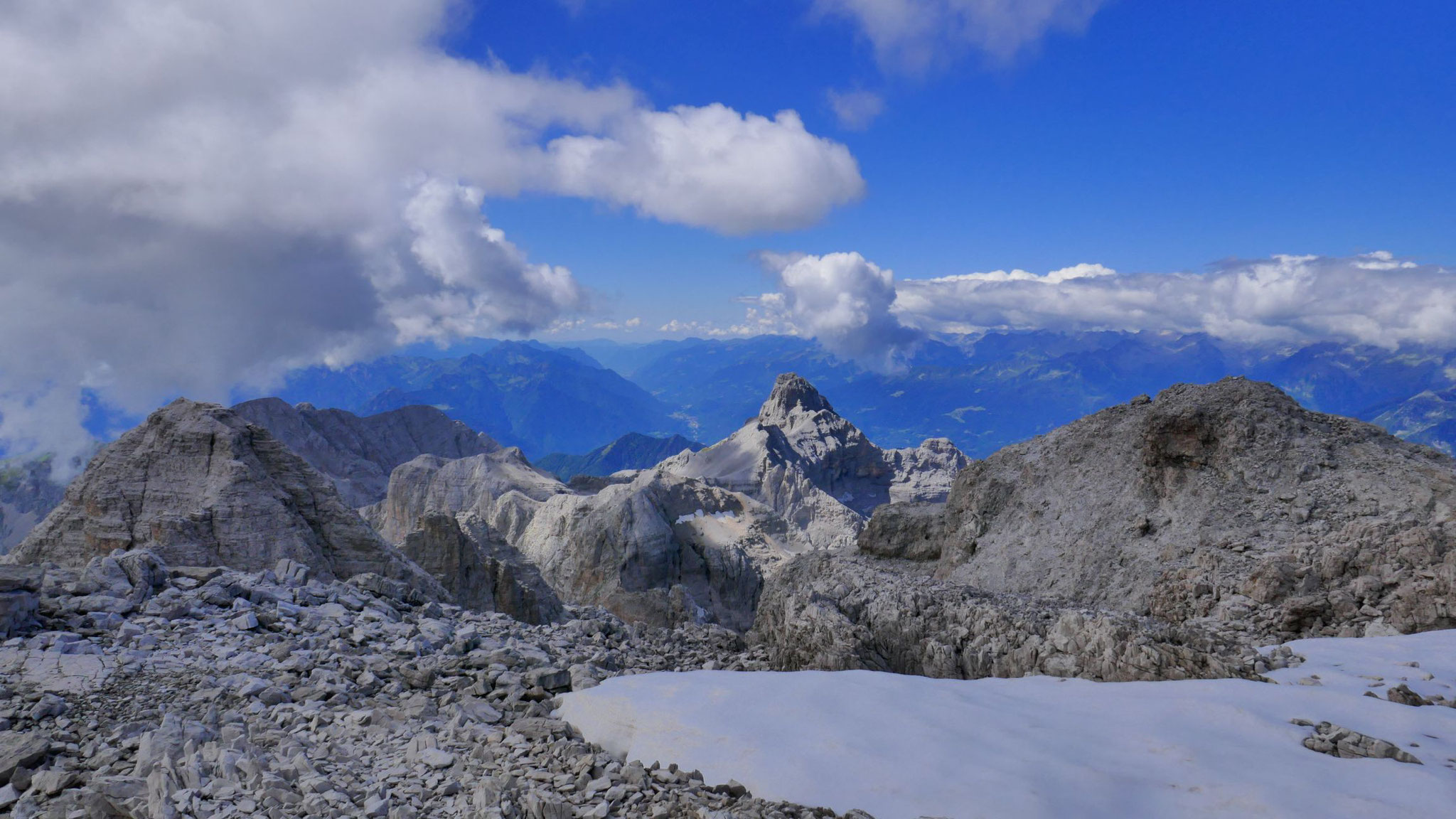 Über den Cima Vallon in die Gardaseeberge und in die Lombardei