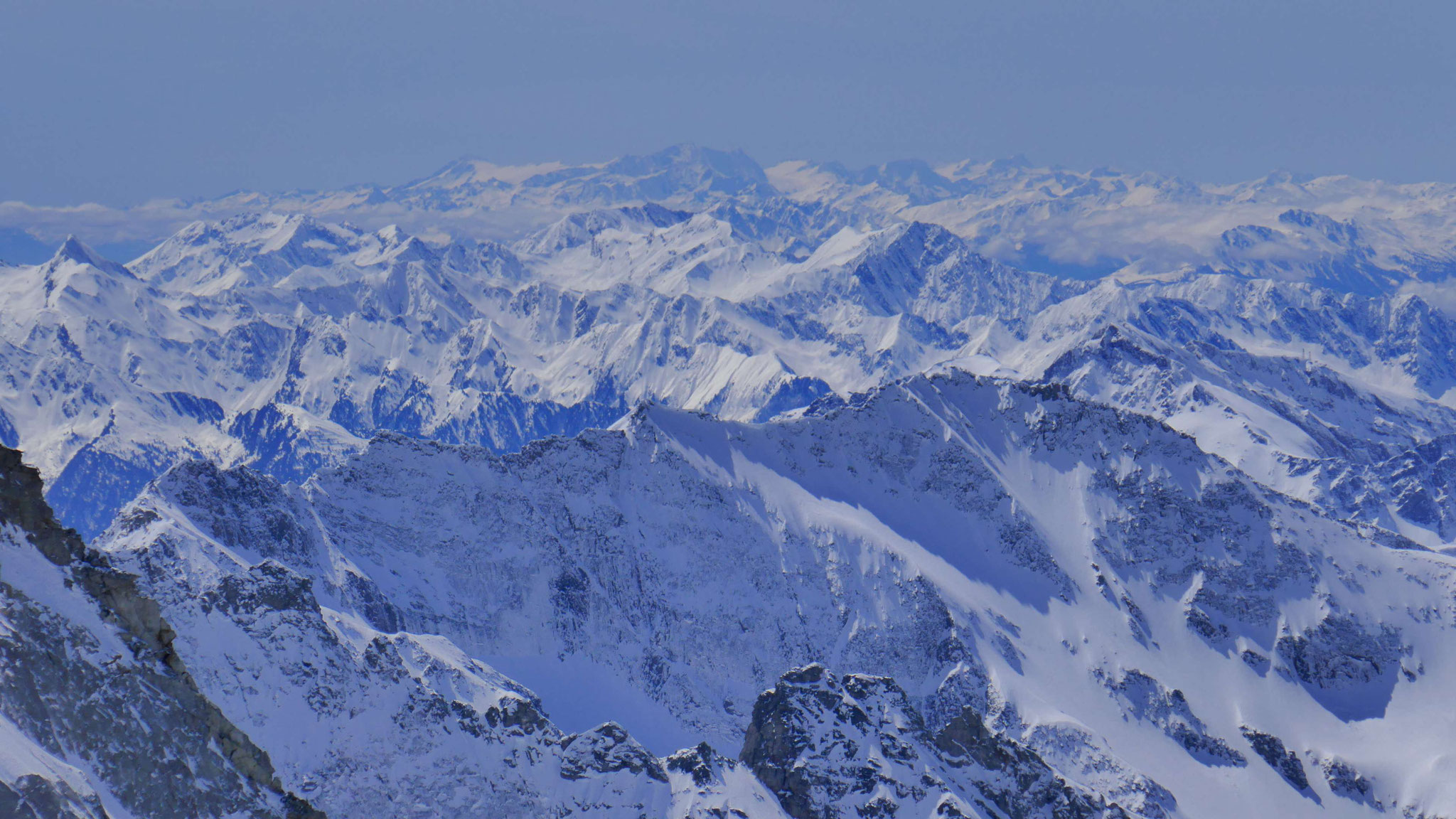 Kraxentrager, dahinter Cima Presanella/Adamello in 120km Distanz